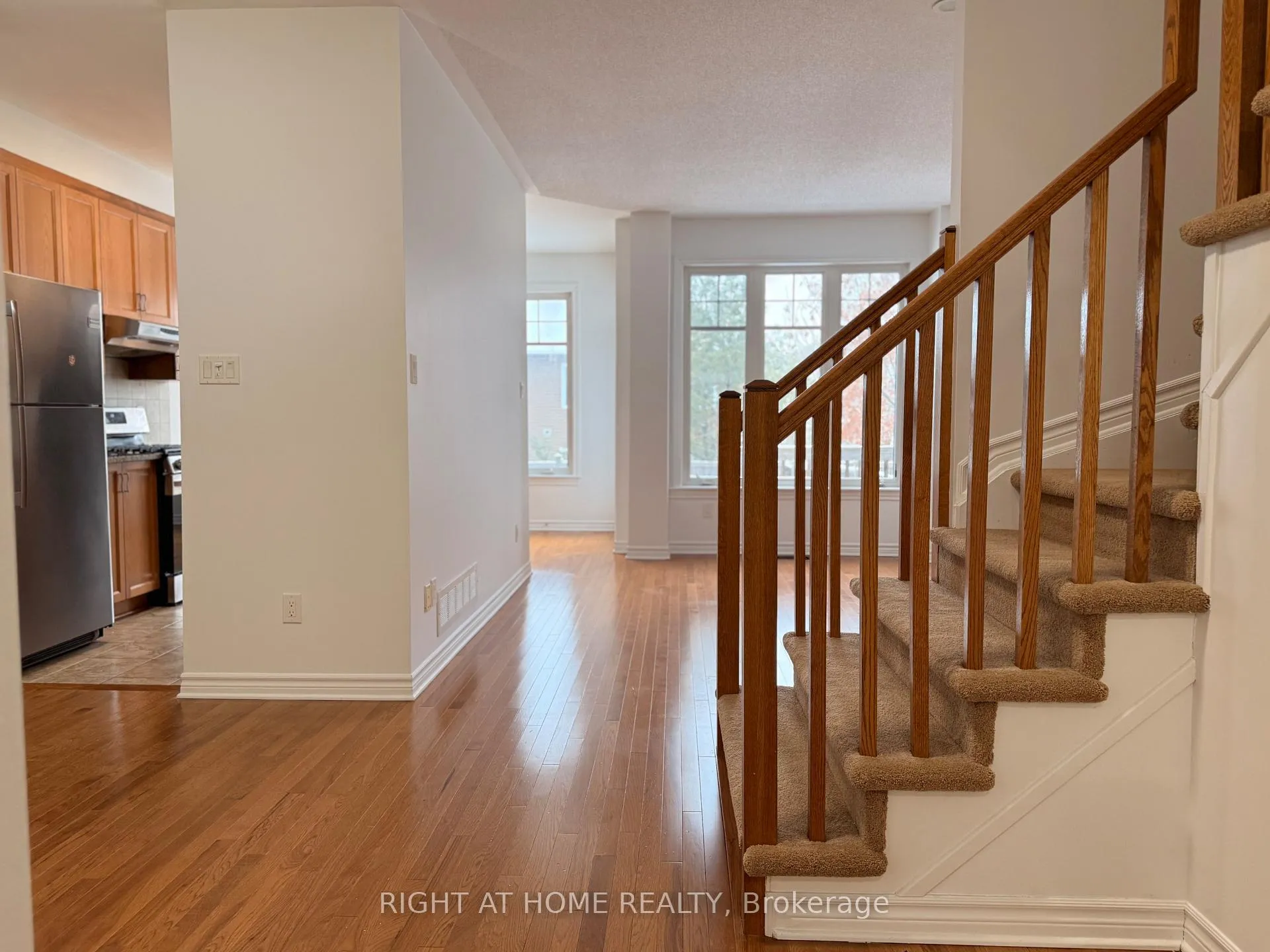 Photo 4 of 412 Stalwart Crescent, Ottawa, Blossom Park/Kemp Park/Findlay Creek — HOMEH