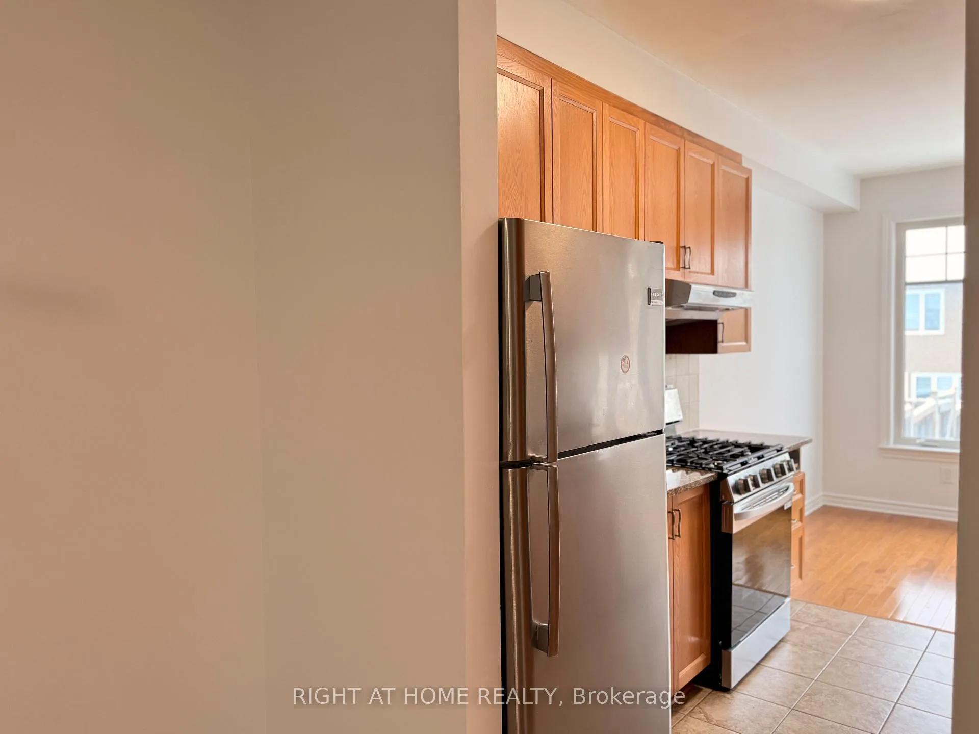Photo 7 of 412 Stalwart Crescent, Ottawa, Blossom Park/Kemp Park/Findlay Creek — HOMEH