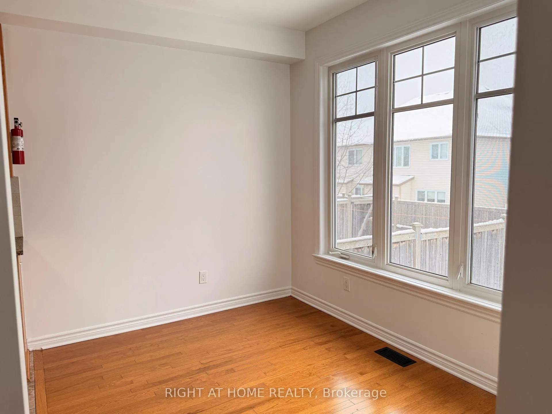 Photo 9 of 412 Stalwart Crescent, Ottawa, Blossom Park/Kemp Park/Findlay Creek — HOMEH