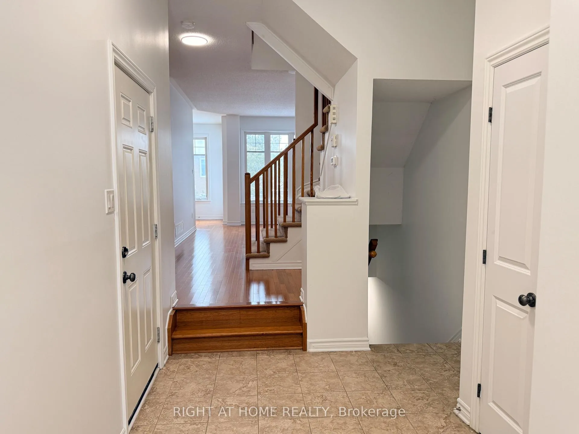 Photo 13 of 412 Stalwart Crescent, Ottawa, Blossom Park/Kemp Park/Findlay Creek — HOMEH