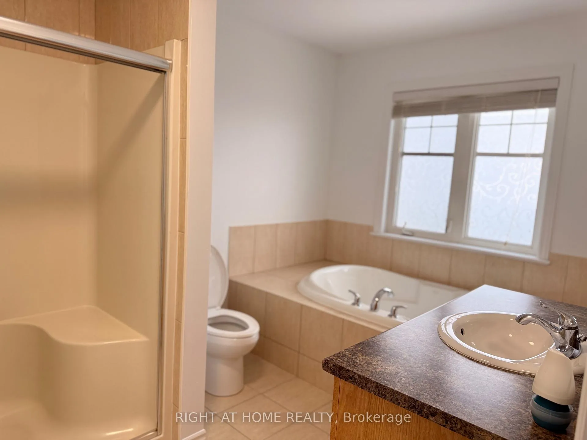 Photo 17 of 412 Stalwart Crescent, Ottawa, Blossom Park/Kemp Park/Findlay Creek — HOMEH