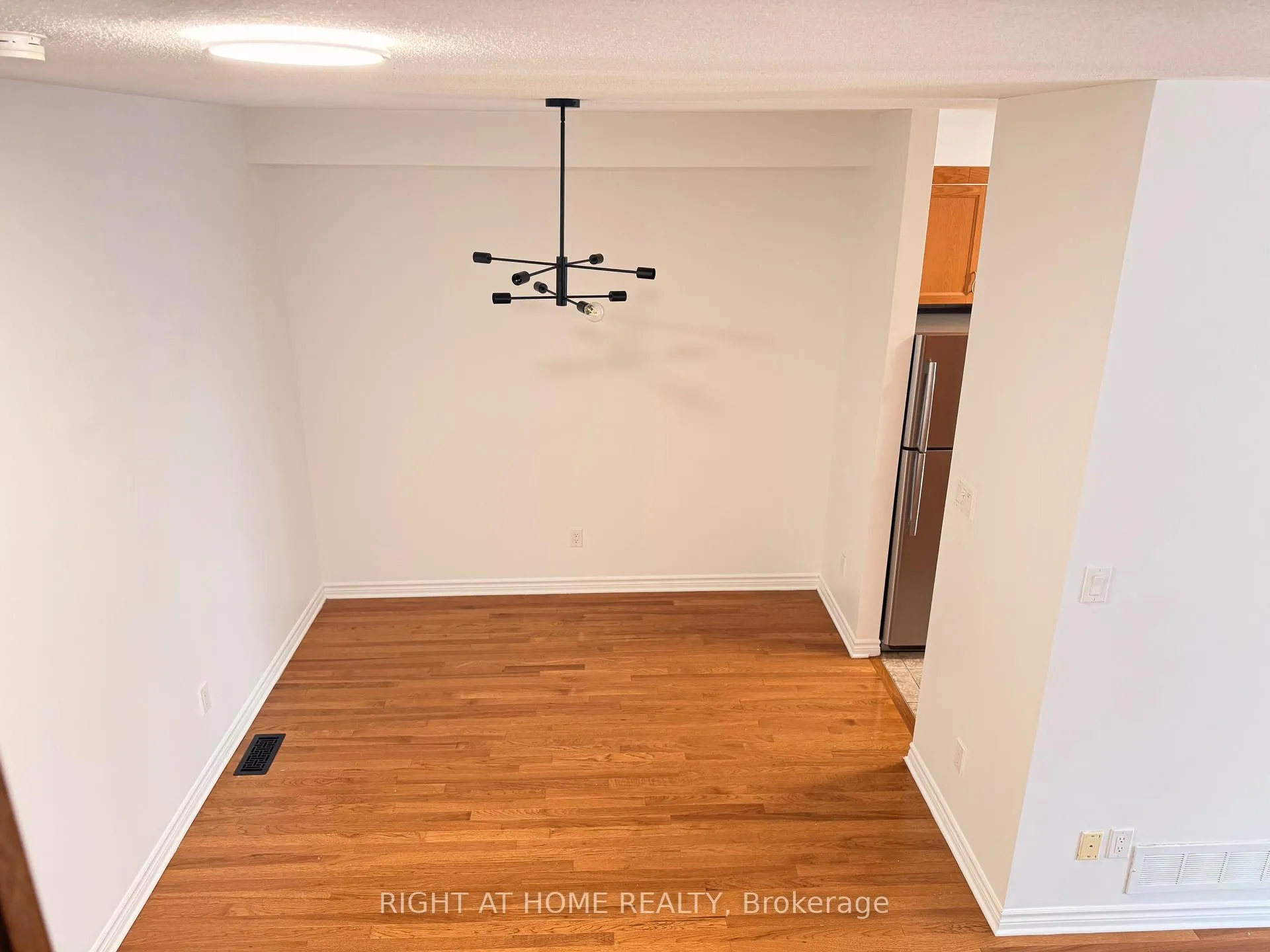 Photo 30 of 412 Stalwart Crescent, Ottawa, Blossom Park/Kemp Park/Findlay Creek — HOMEH