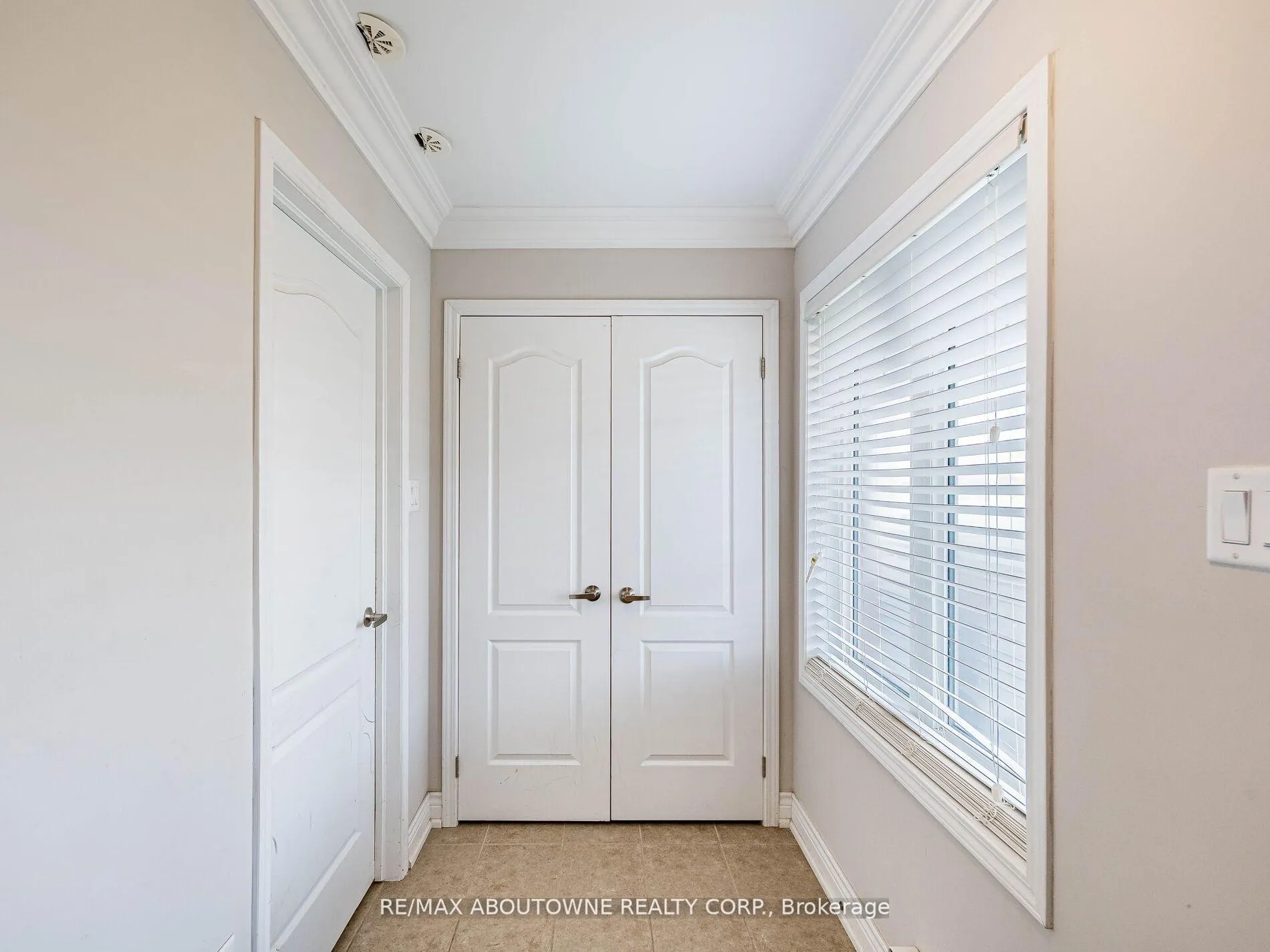 Photo 7 of Unit Unit 29, 6020 Derry Road, Milton, Scott — HOMEH