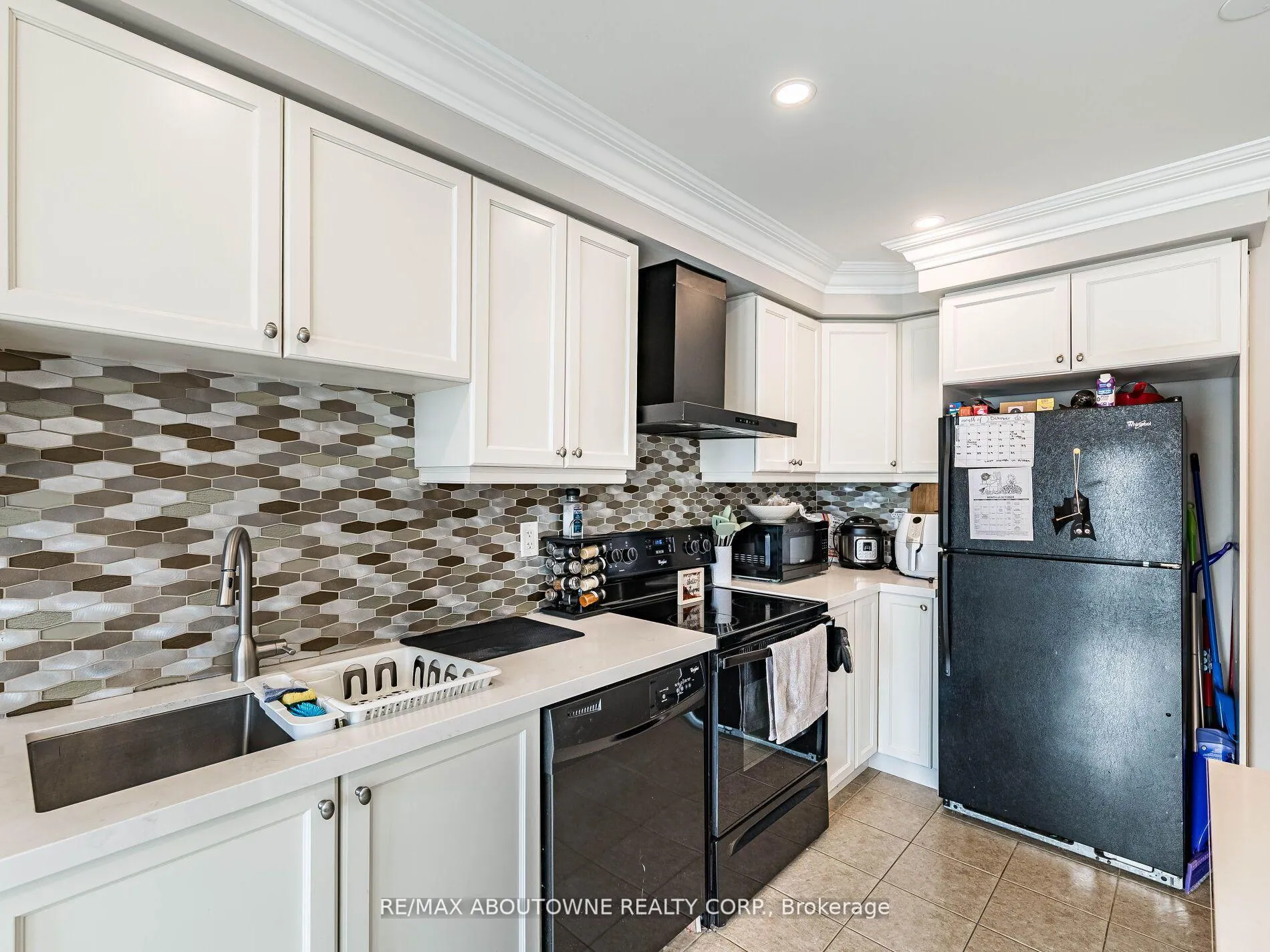 Photo 24 of Unit Unit 29, 6020 Derry Road, Milton, Scott — HOMEH