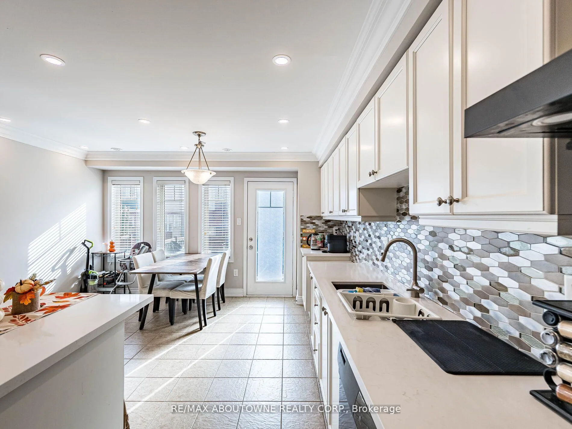 Photo 26 of Unit Unit 29, 6020 Derry Road, Milton, Scott — HOMEH