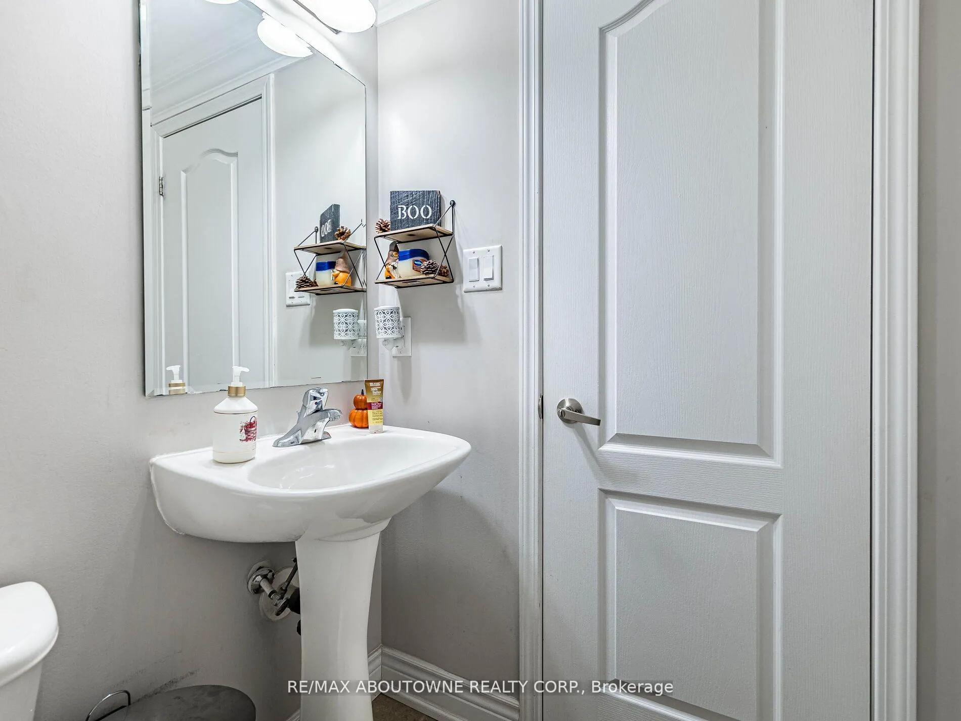Photo 28 of Unit Unit 29, 6020 Derry Road, Milton, Scott — HOMEH