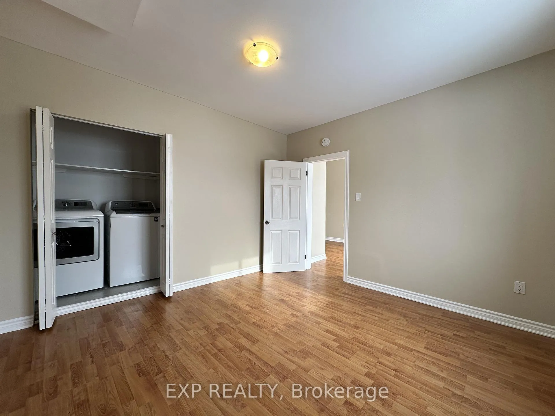 Photo 11 of 294 Joffre-Belanger Way, Ottawa, Vanier — HOMEH