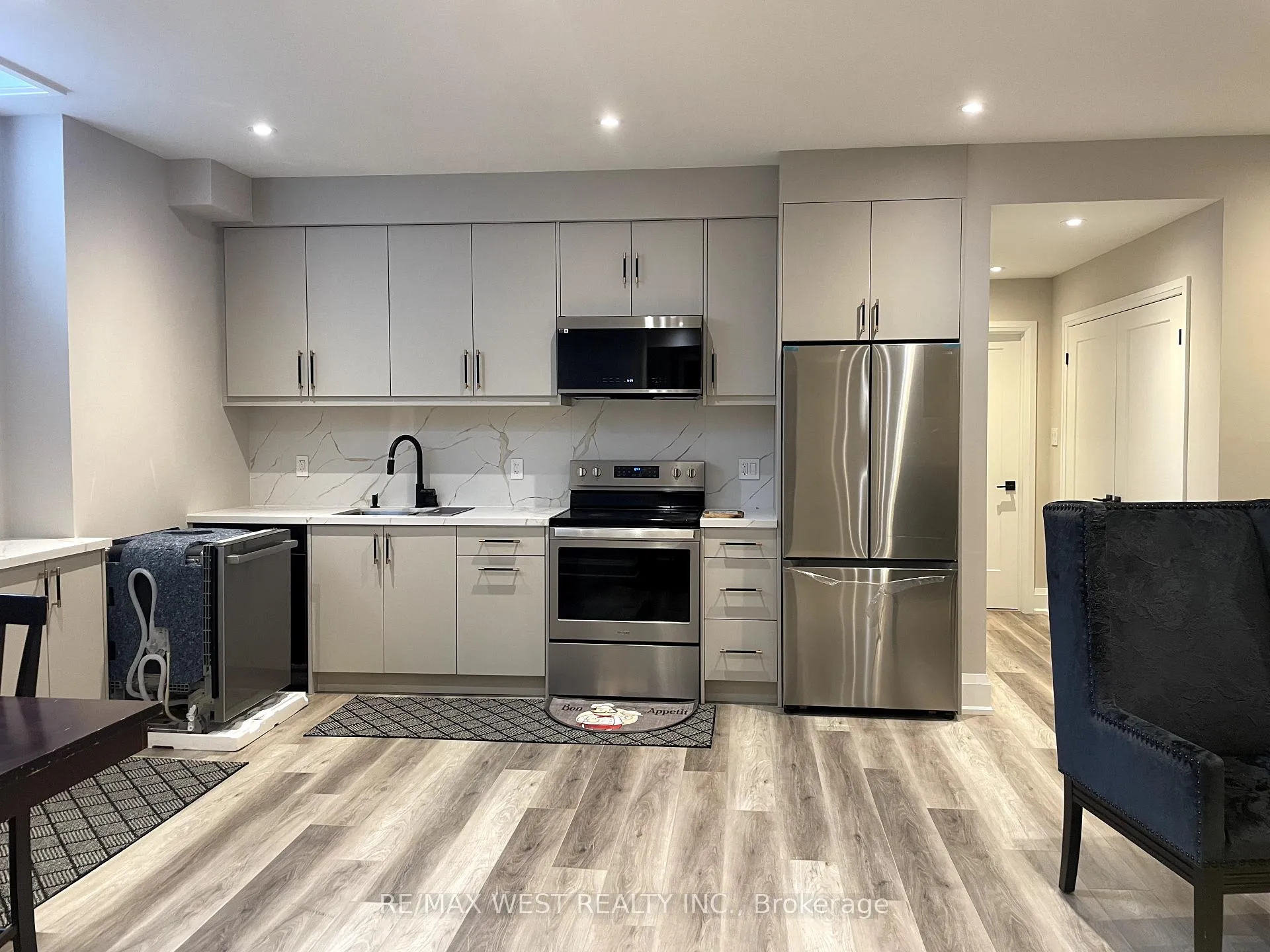 Photo 3 of 22 Ballard Drive, King, Nobleton — HOMEH