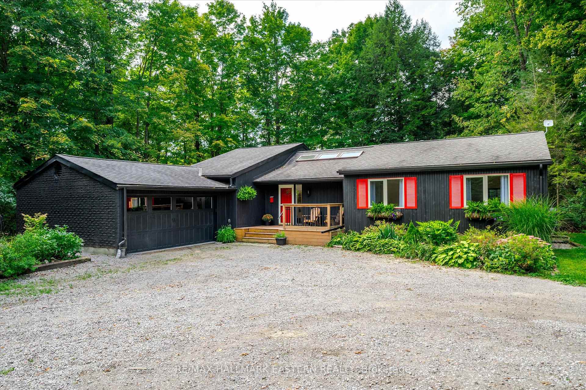 Photo 2 of 1461 Sunset Drive, Cavan Monaghan, Cavan Twp — HOMEH