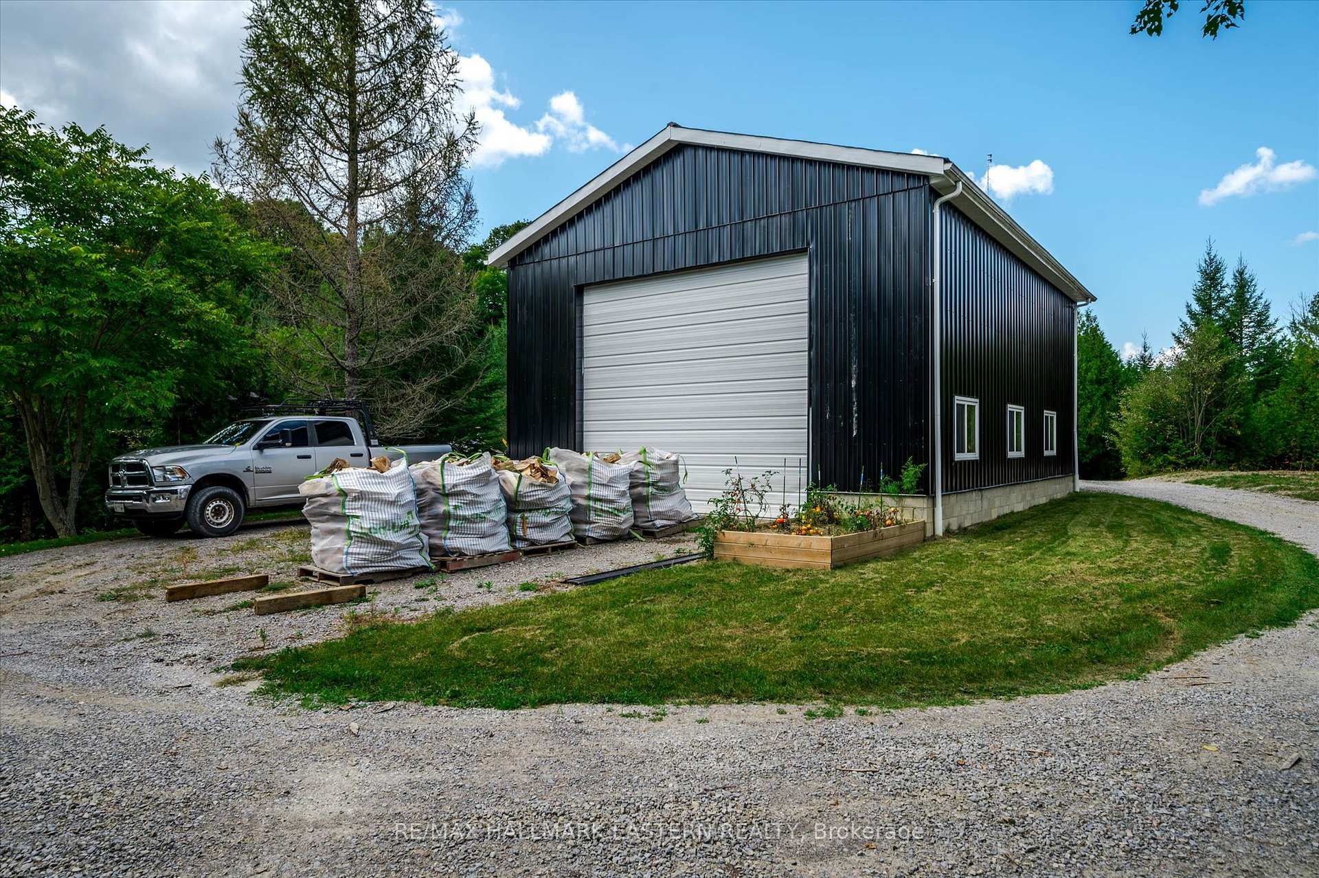 Photo 4 of 1461 Sunset Drive, Cavan Monaghan, Cavan Twp — HOMEH