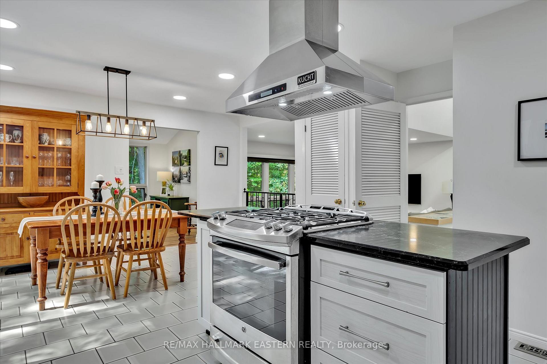 Photo 14 of 1461 Sunset Drive, Cavan Monaghan, Cavan Twp — HOMEH