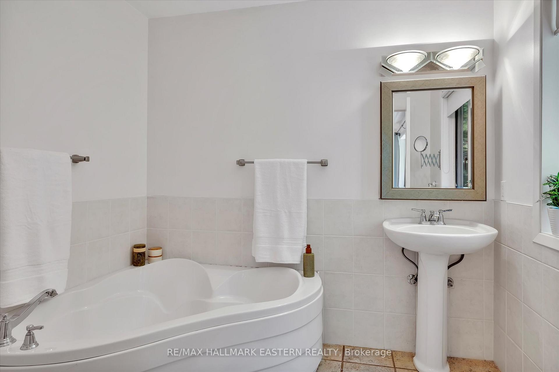Photo 19 of 1461 Sunset Drive, Cavan Monaghan, Cavan Twp — HOMEH