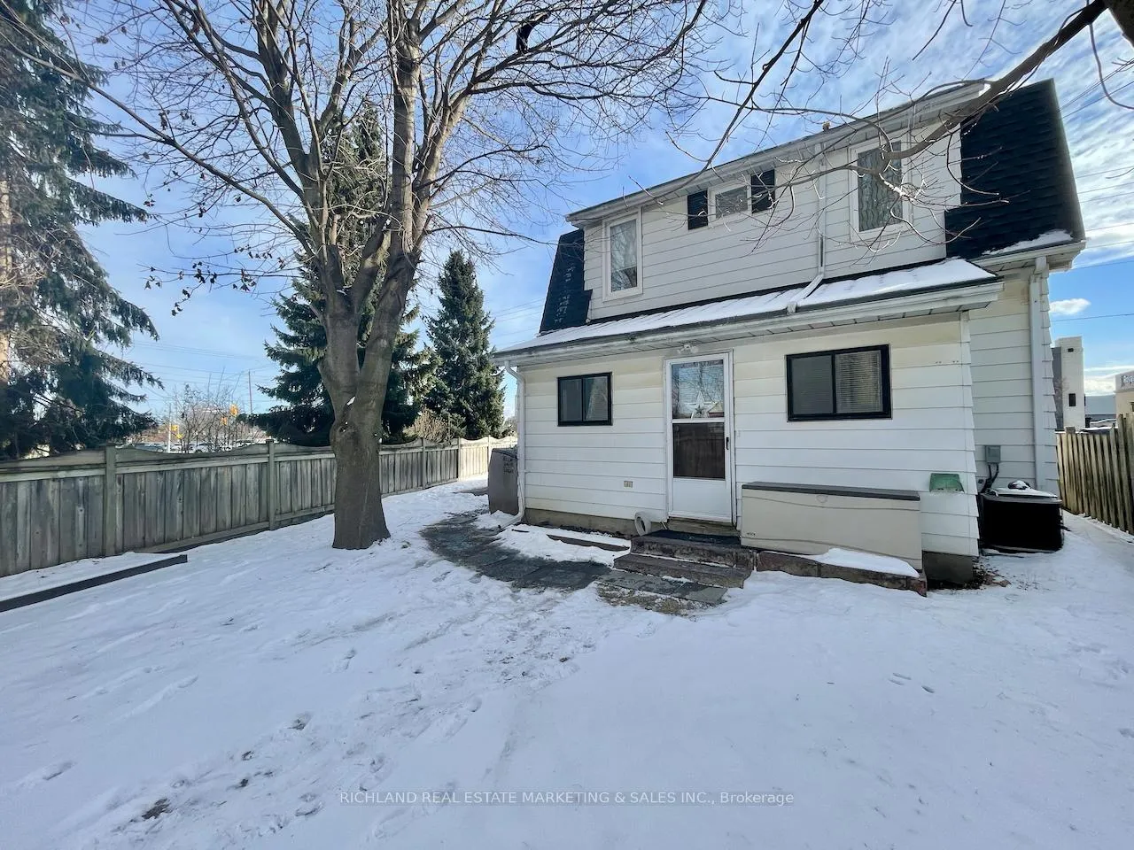 Photo 2 of 238 Adelaide Street E, Oshawa, O'Neill — HOMEH