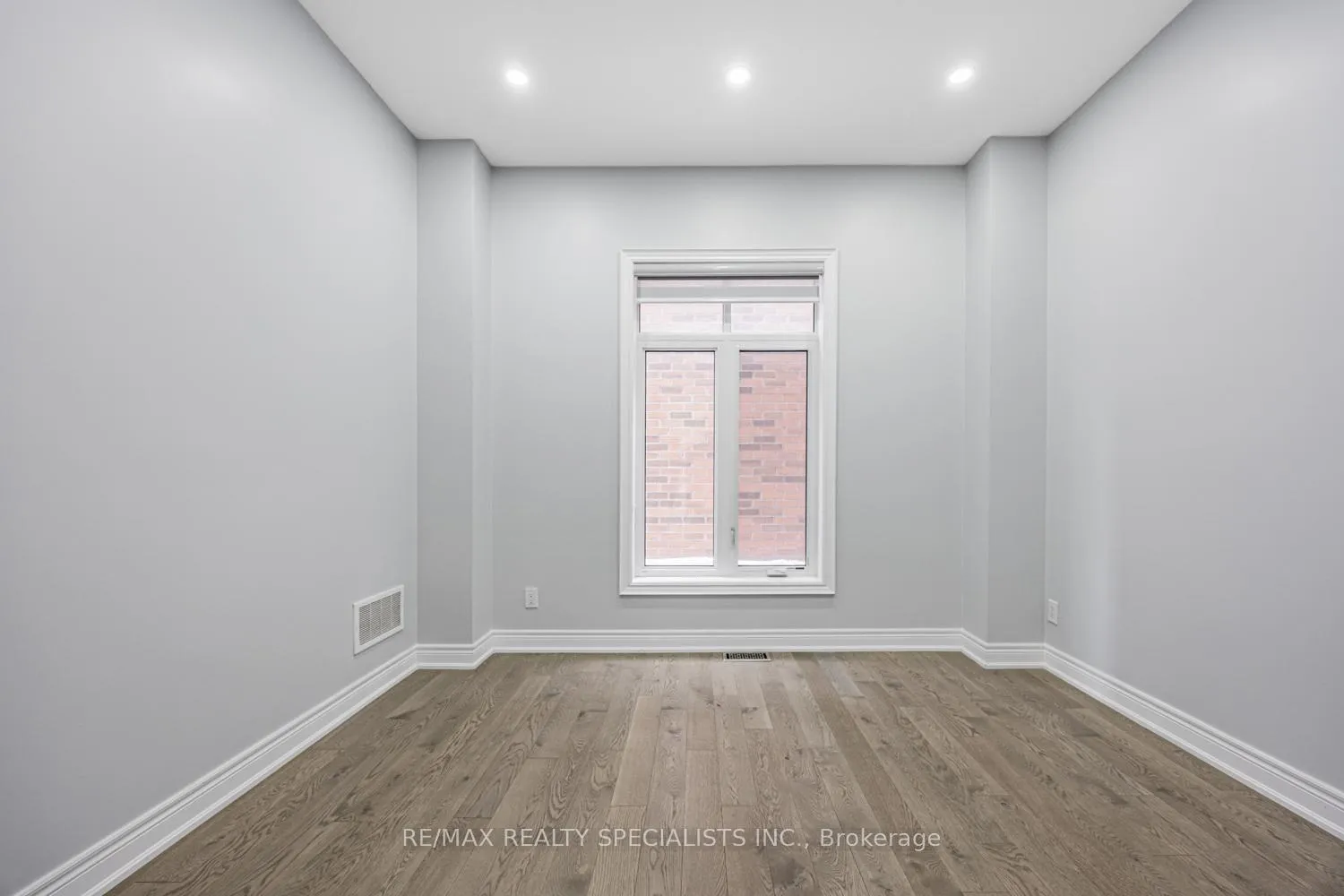 Photo 11 of 37 Micklefield Avenue, Whitby, Rural Whitby — HOMEH