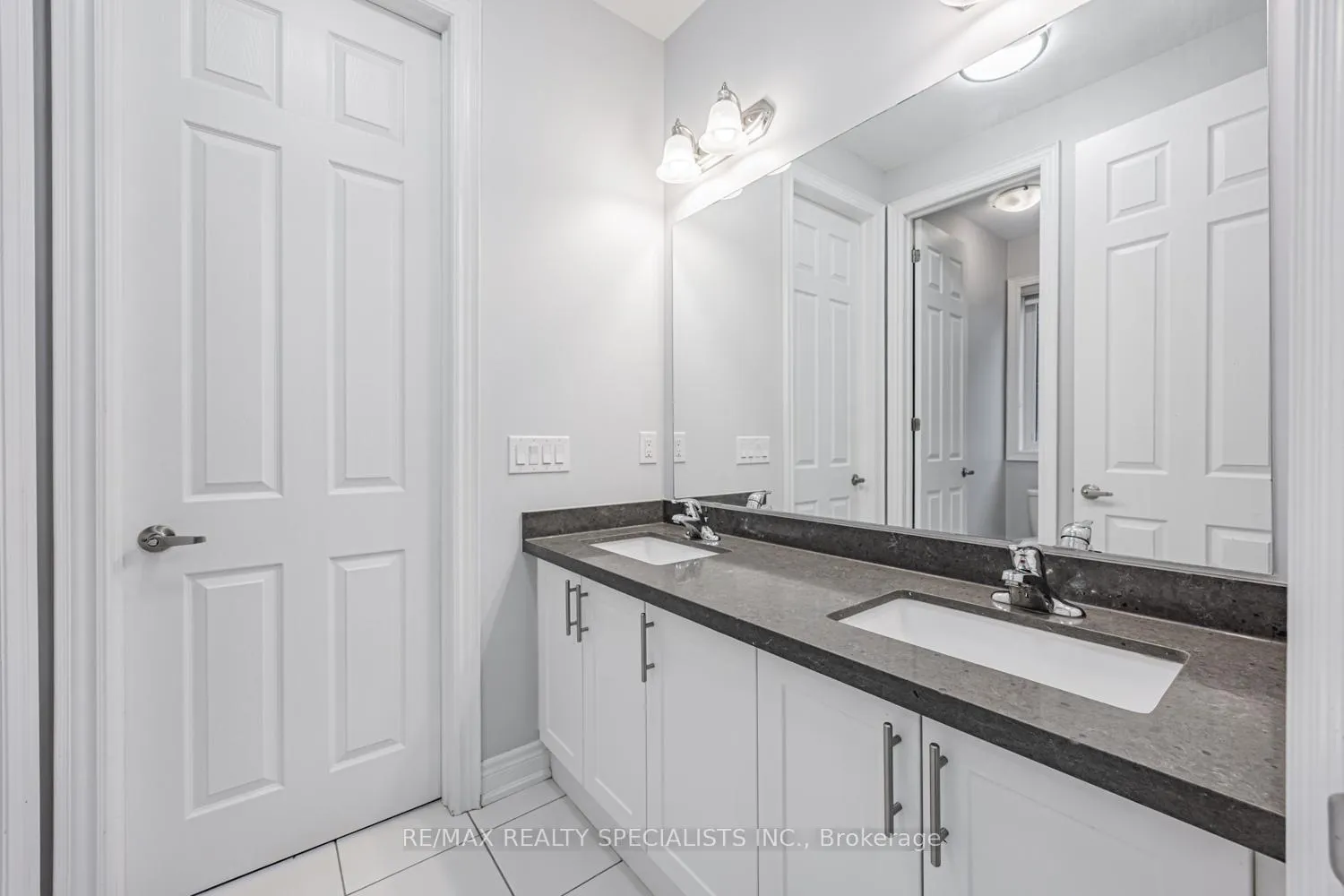 Photo 17 of 37 Micklefield Avenue, Whitby, Rural Whitby — HOMEH