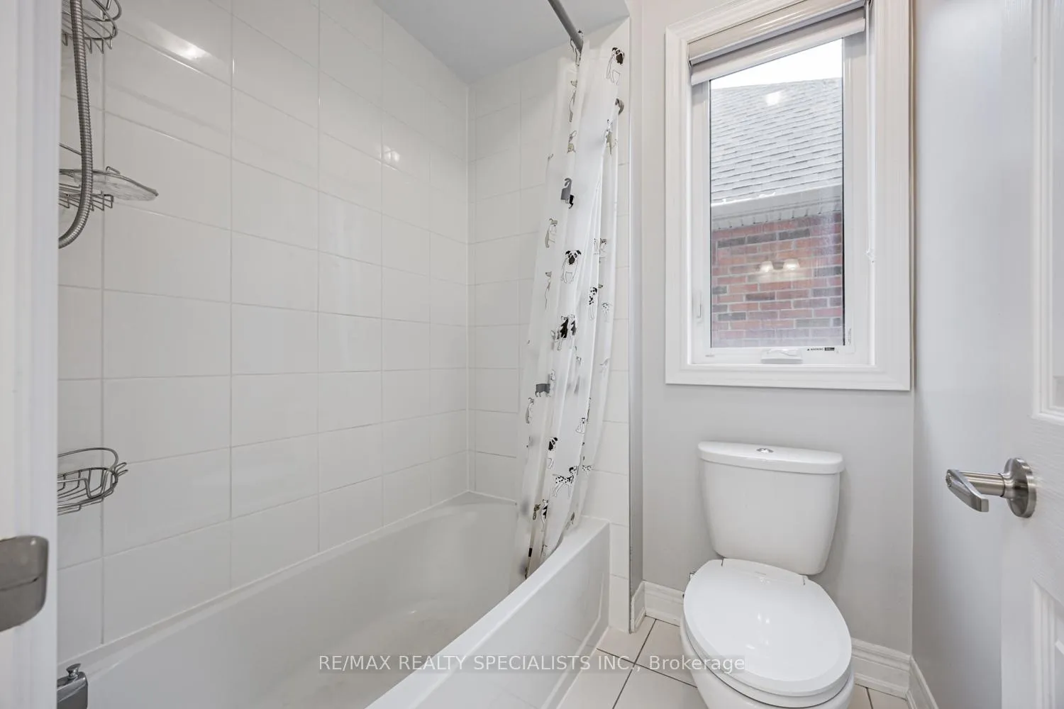 Photo 18 of 37 Micklefield Avenue, Whitby, Rural Whitby — HOMEH