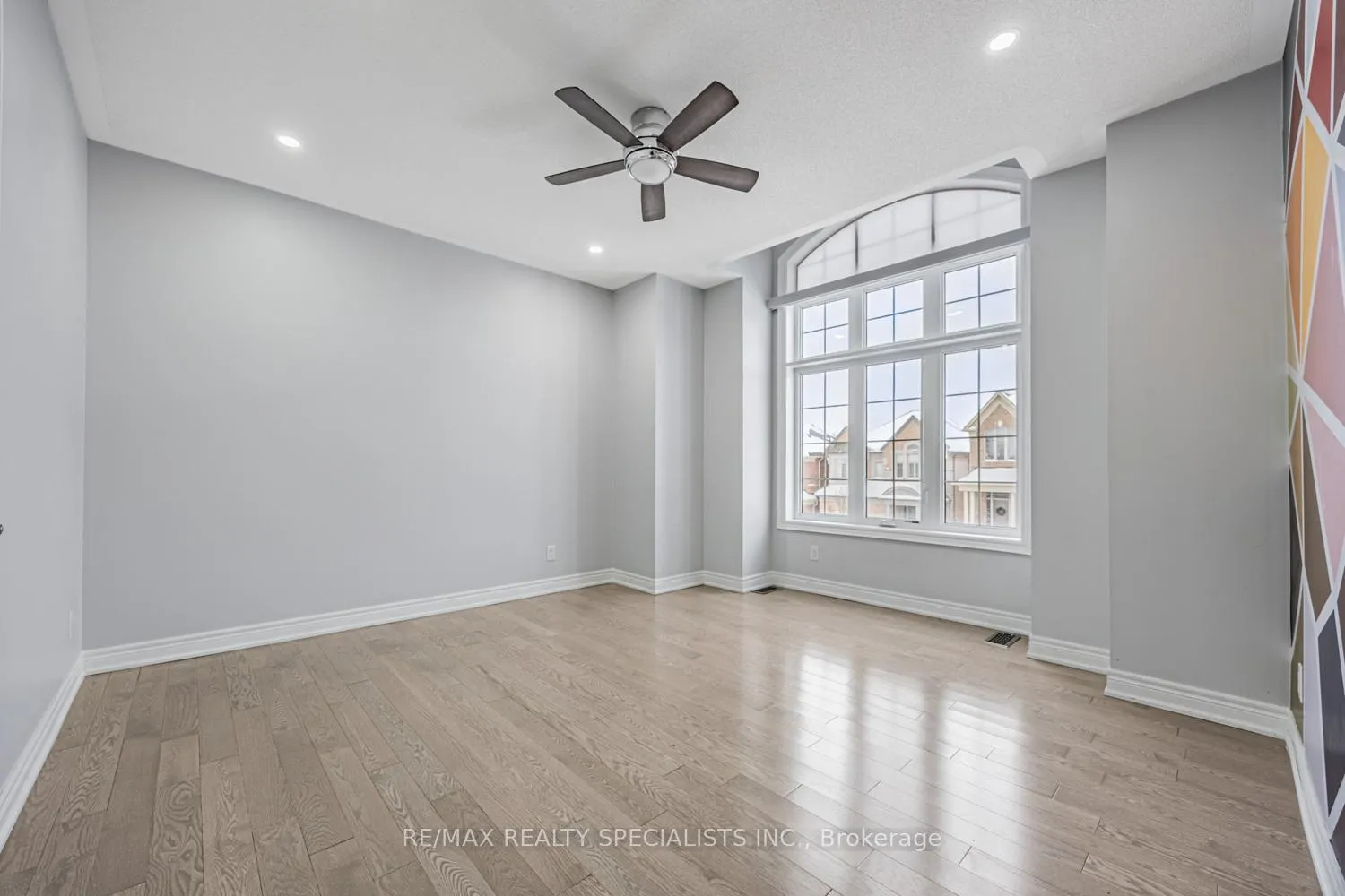 Photo 19 of 37 Micklefield Avenue, Whitby, Rural Whitby — HOMEH