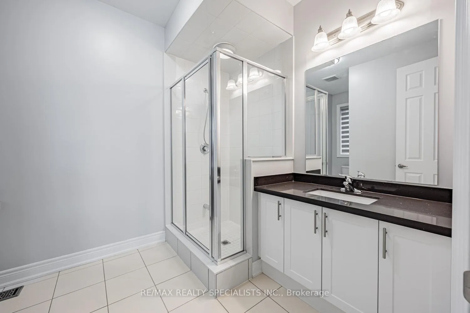 Photo 21 of 37 Micklefield Avenue, Whitby, Rural Whitby — HOMEH