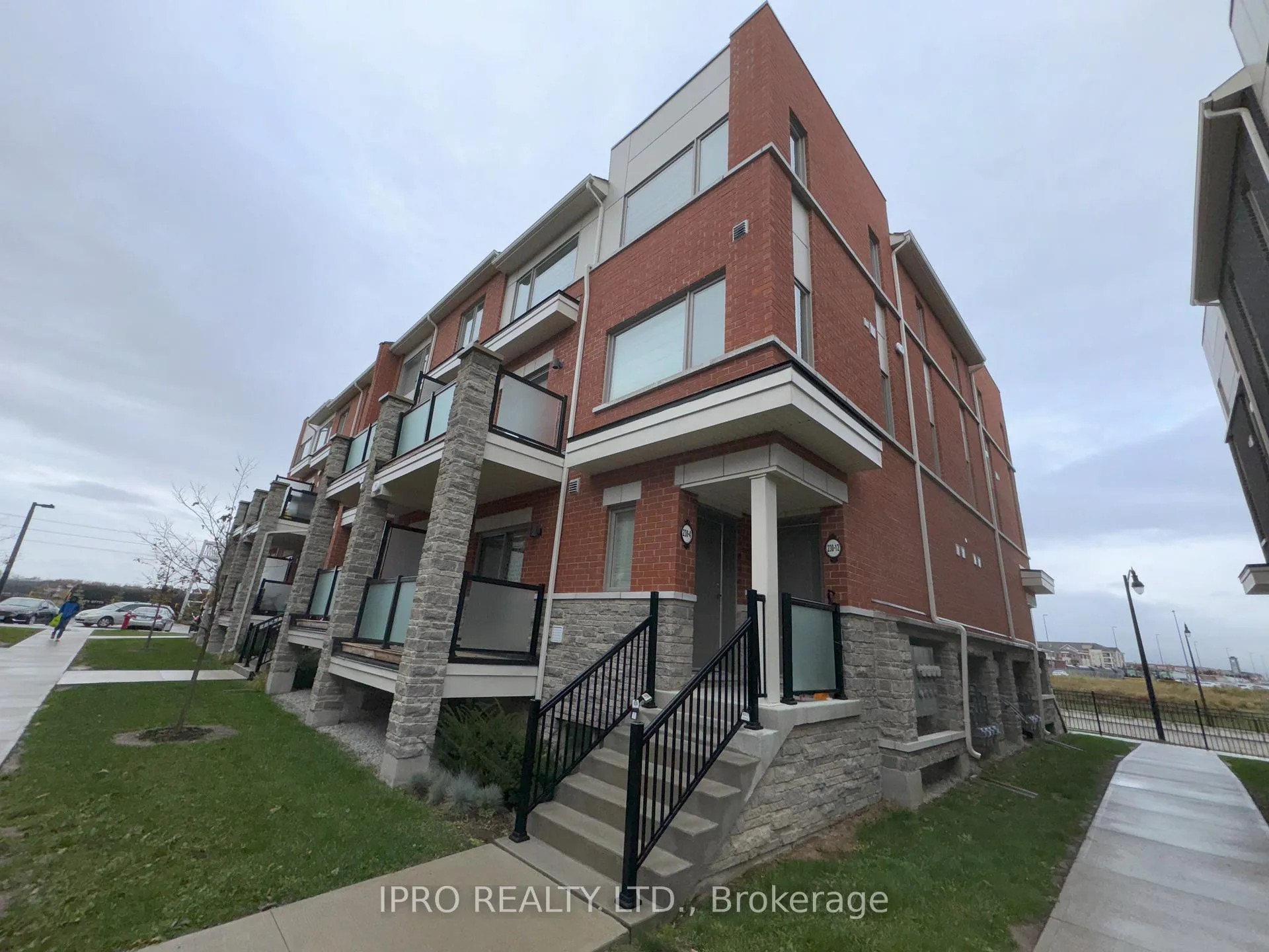 Front of Unit 4, 230 Lagerfeld Drive