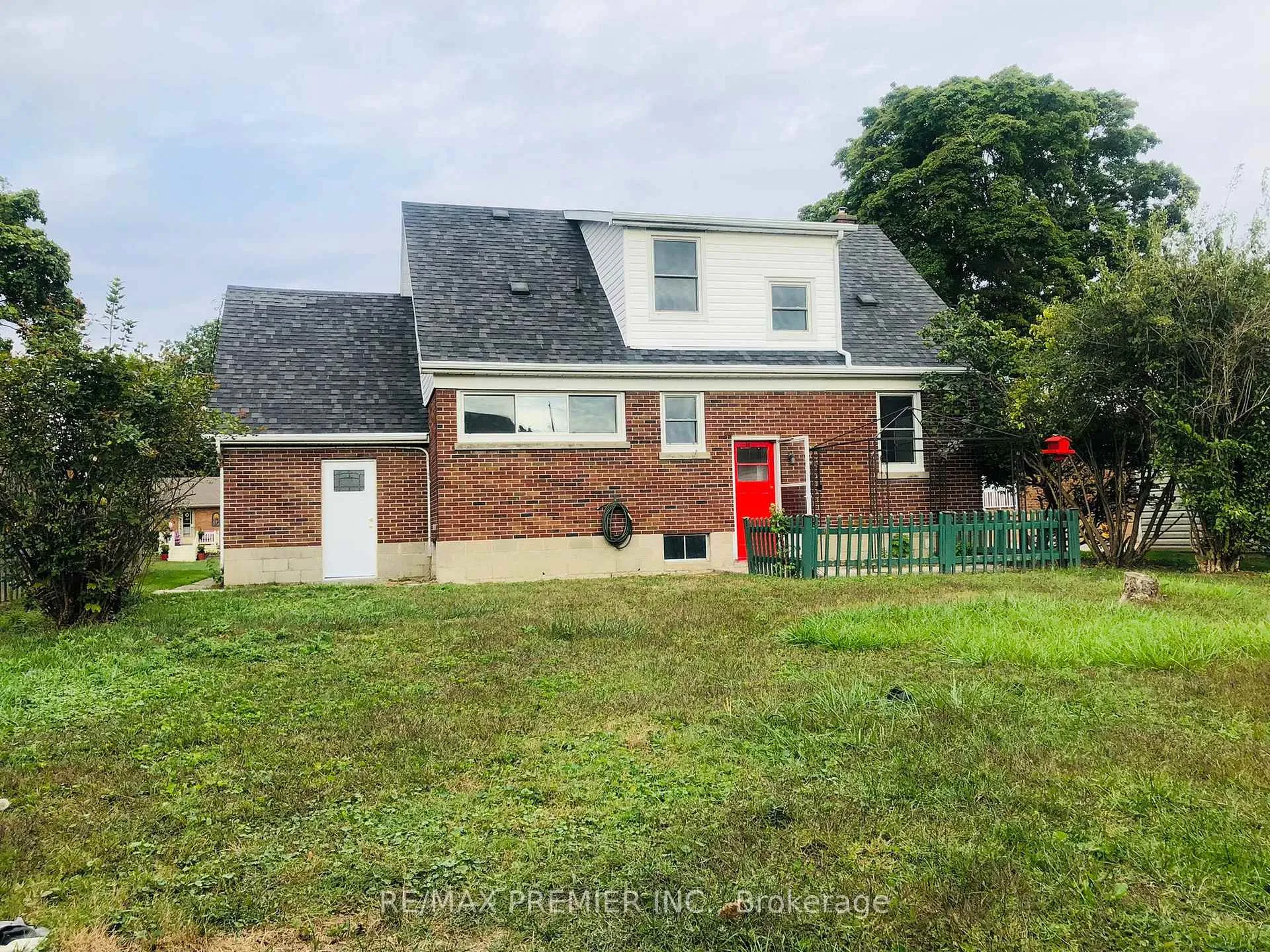 Photo 4 of 24 Simonton Drive, Chatham-Kent, Chatham — HOMEH