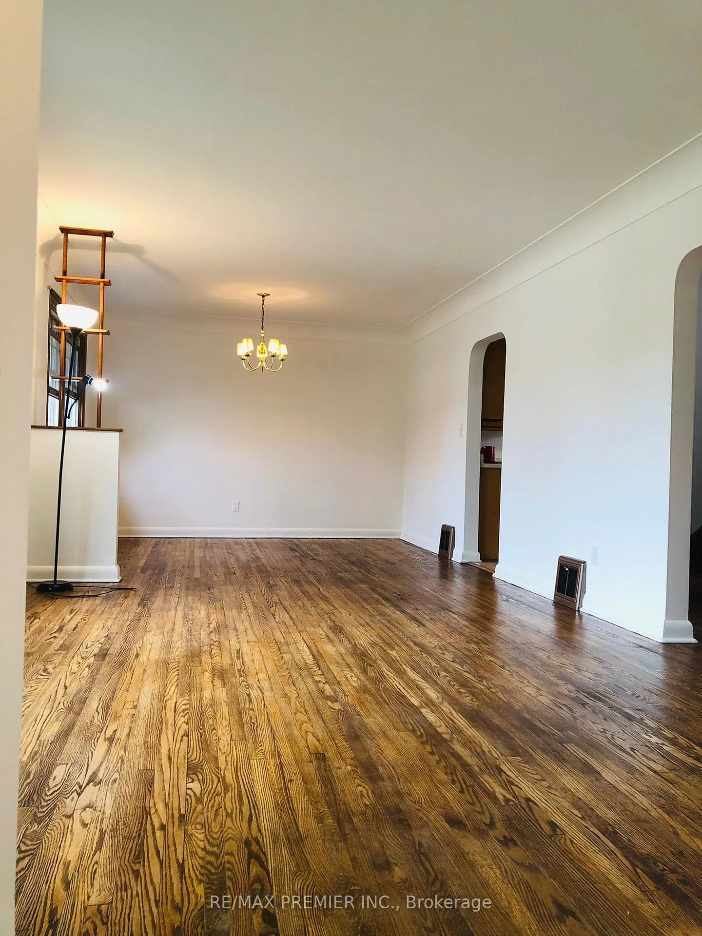 Photo 9 of 24 Simonton Drive, Chatham-Kent, Chatham — HOMEH