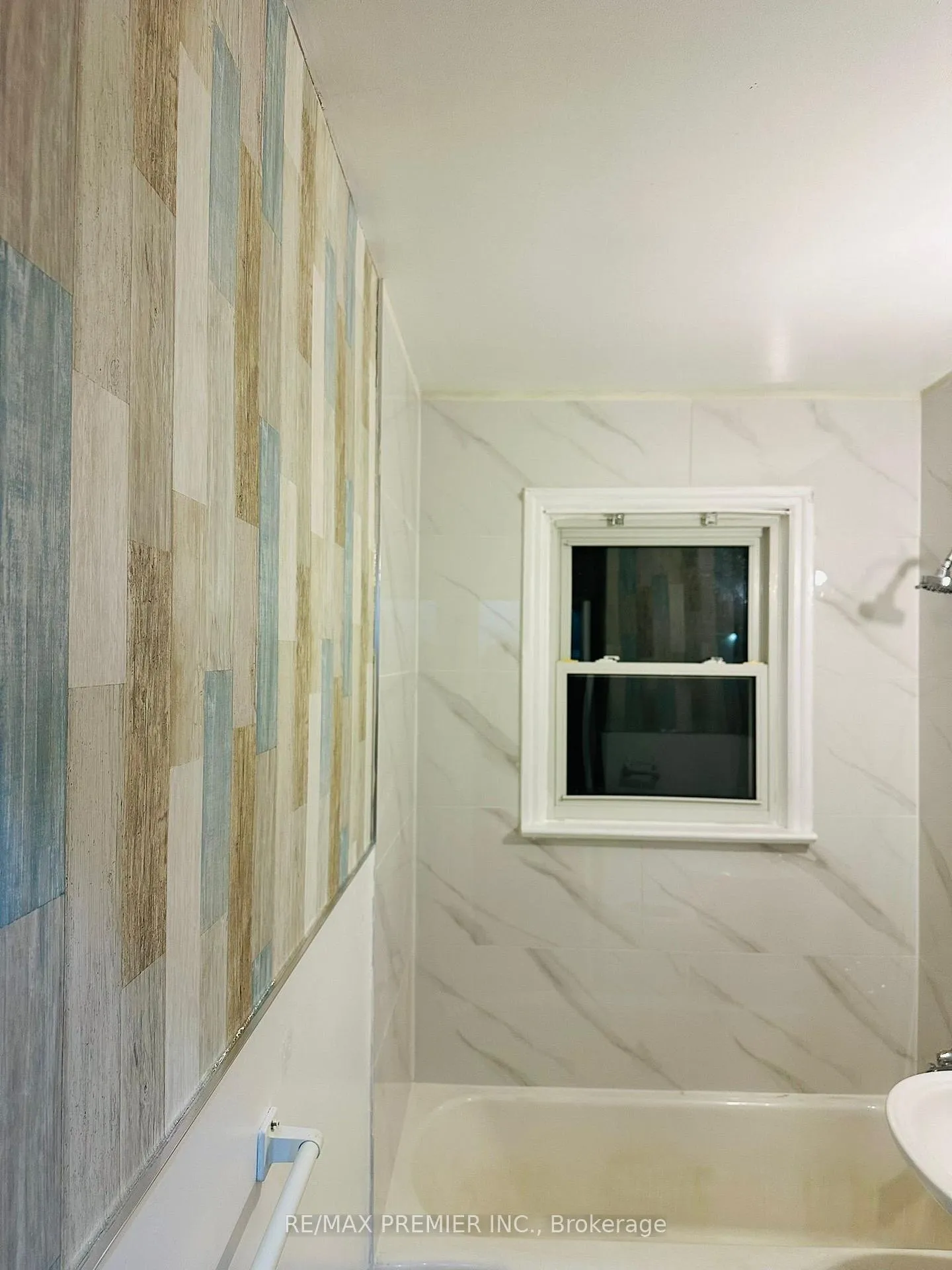 Photo 17 of 24 Simonton Drive, Chatham-Kent, Chatham — HOMEH