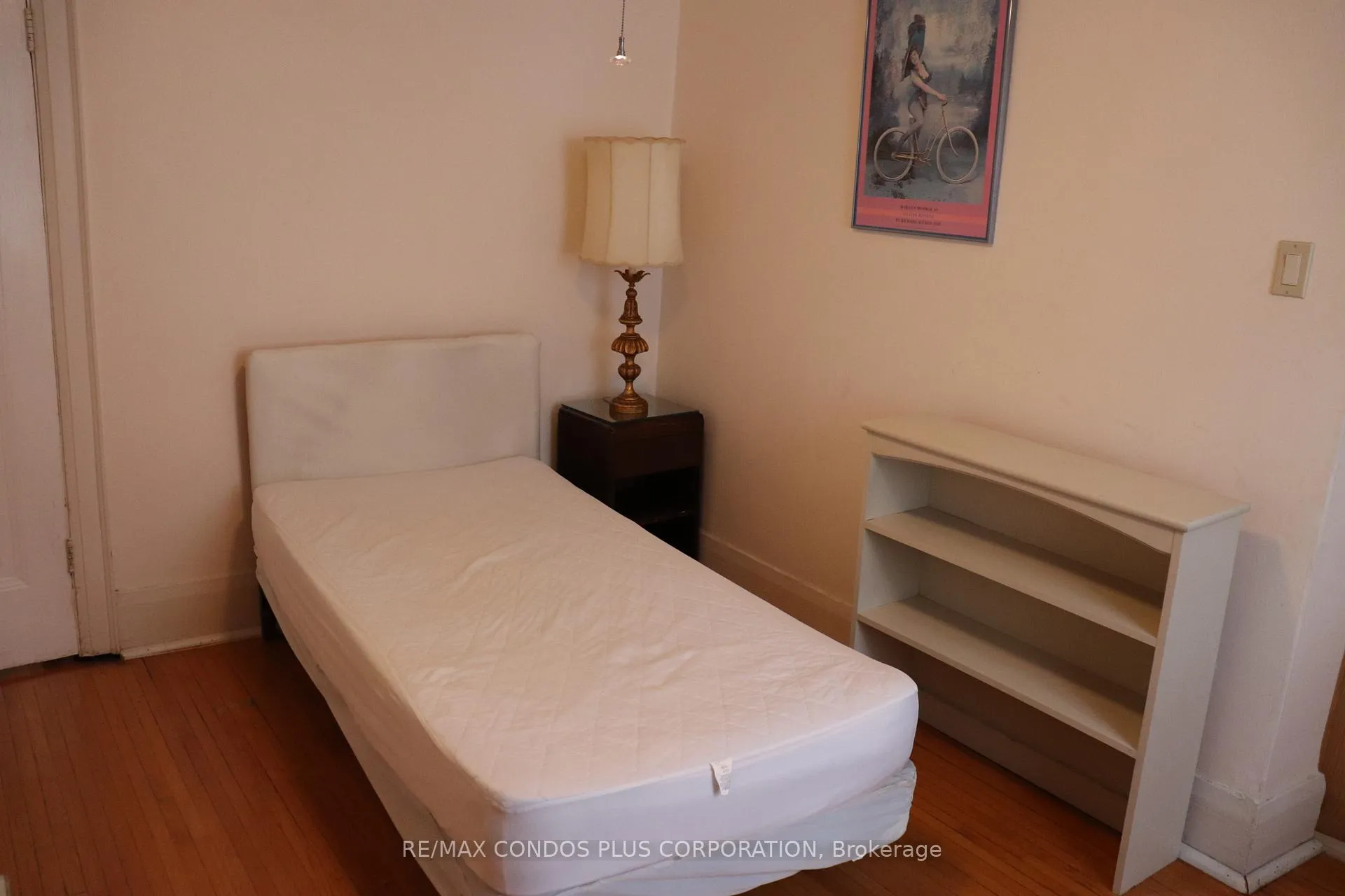 Photo 5 of 31 Rusholme Drive, Toronto, Little Portugal — HOMEH