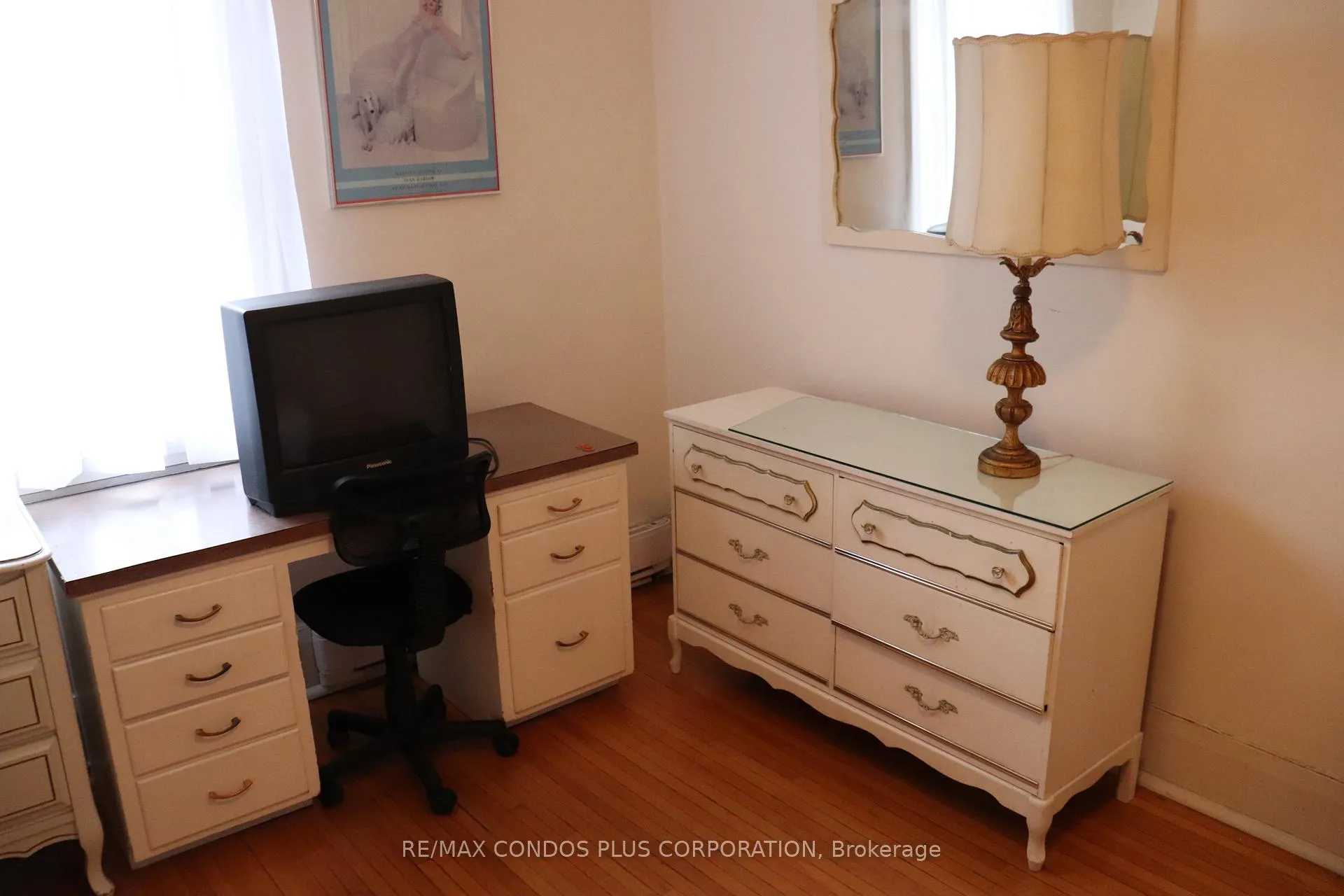 Photo 8 of 31 Rusholme Drive, Toronto, Little Portugal — HOMEH