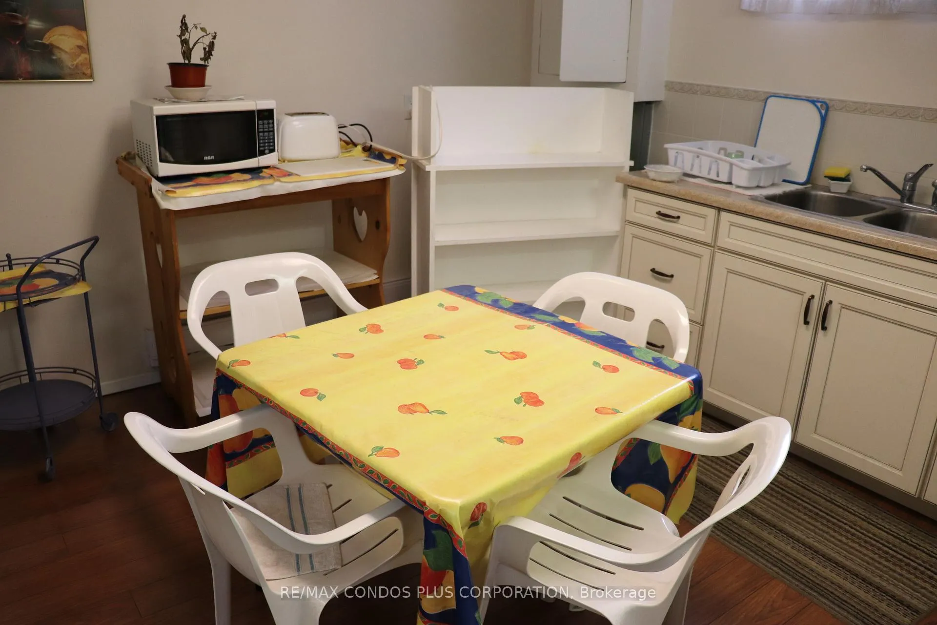 Photo 19 of 31 Rusholme Drive, Toronto, Little Portugal — HOMEH