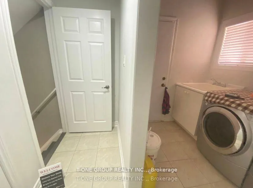 Photo 2 of Unit Lower, 277 Stonebridge Drive, Markham, Berczy — HOMEH