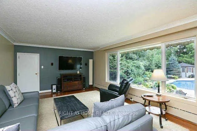 Photo 8 of 26 Sherwood Road E, Ajax, Central West — HOMEH
