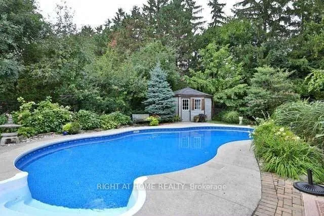 Photo 18 of 26 Sherwood Road E, Ajax, Central West — HOMEH