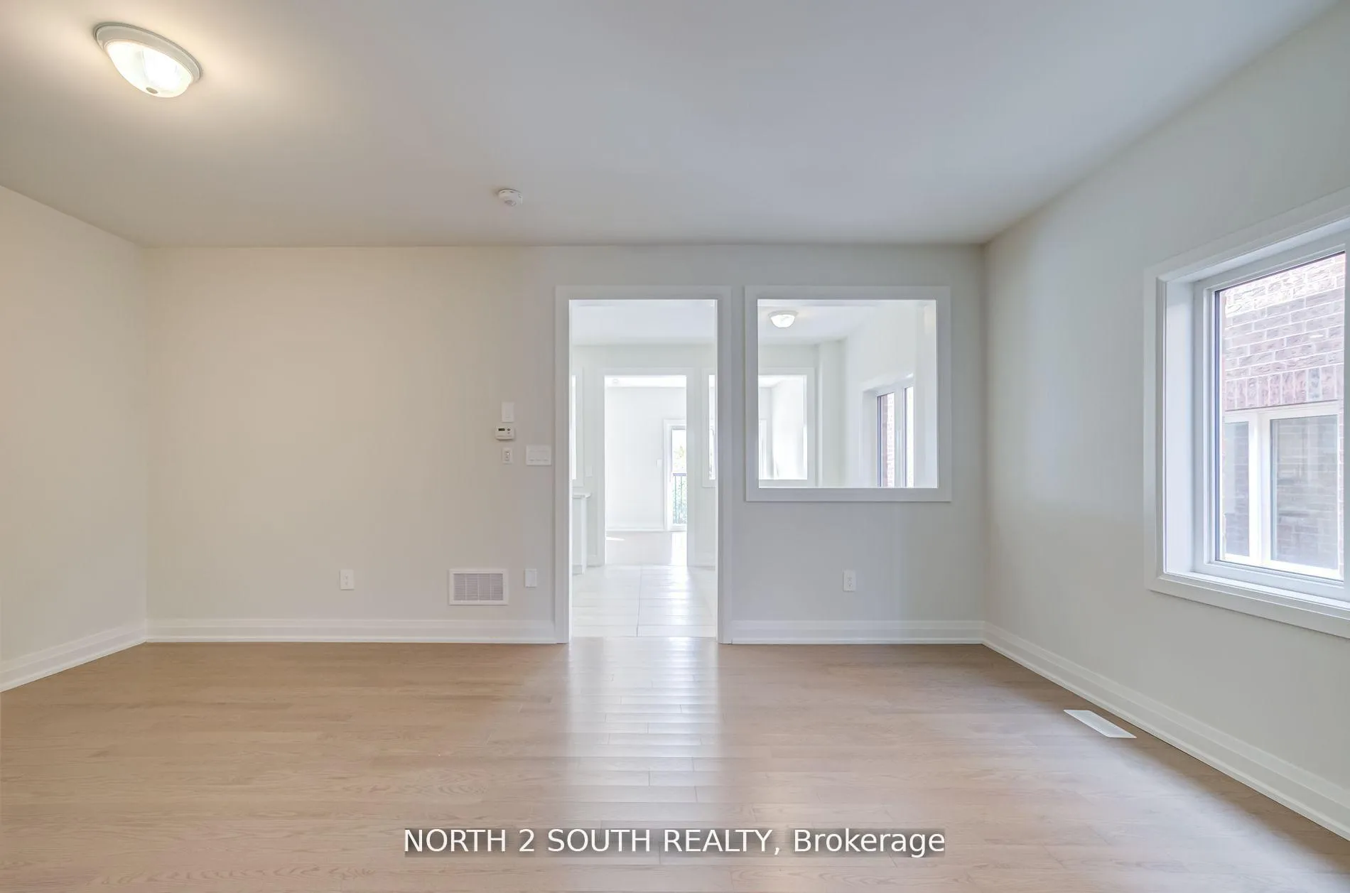 Photo 5 of 43 Virro Court, Vaughan, West Woodbridge — HOMEH