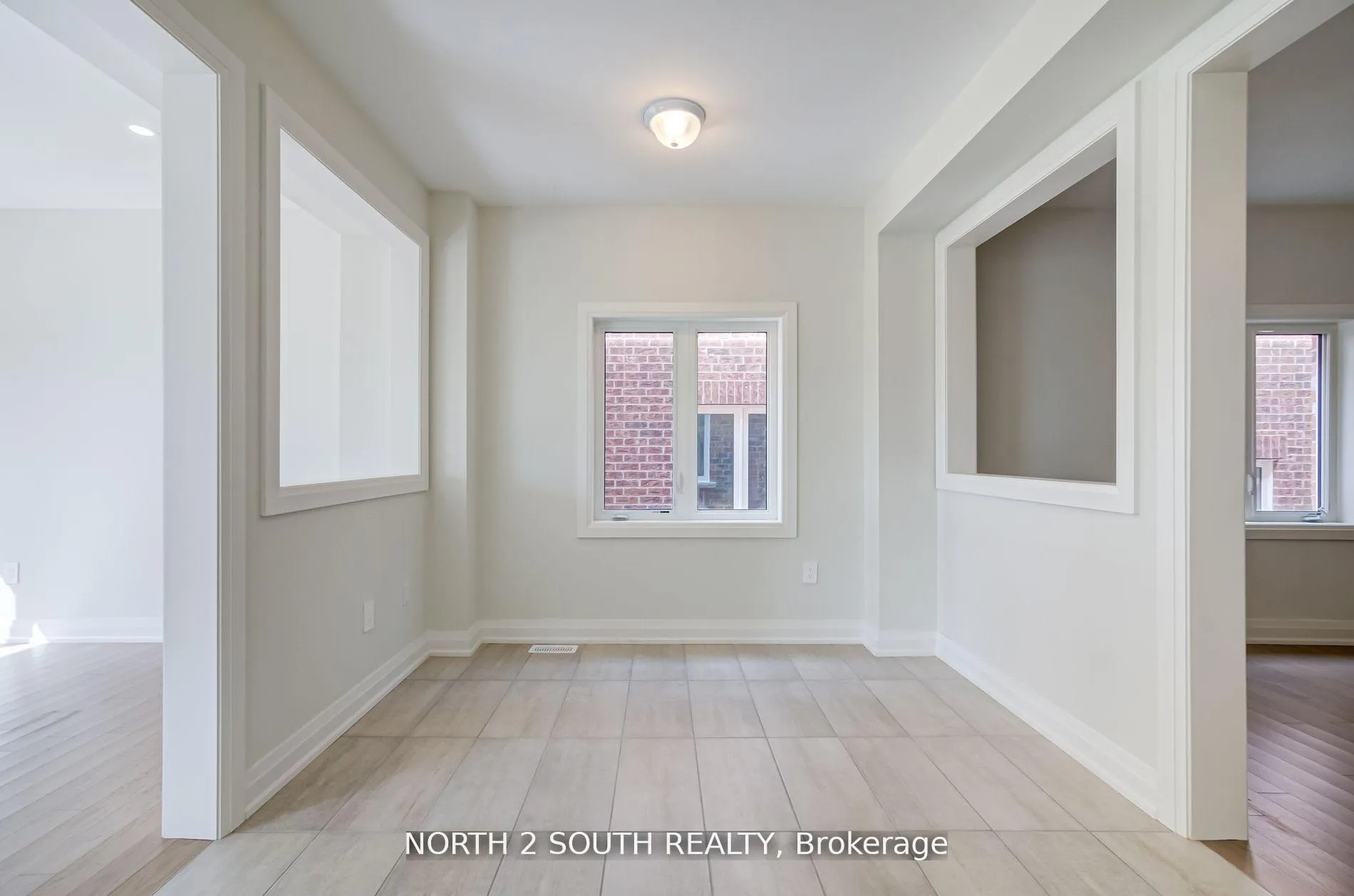 Photo 12 of 43 Virro Court, Vaughan, West Woodbridge — HOMEH