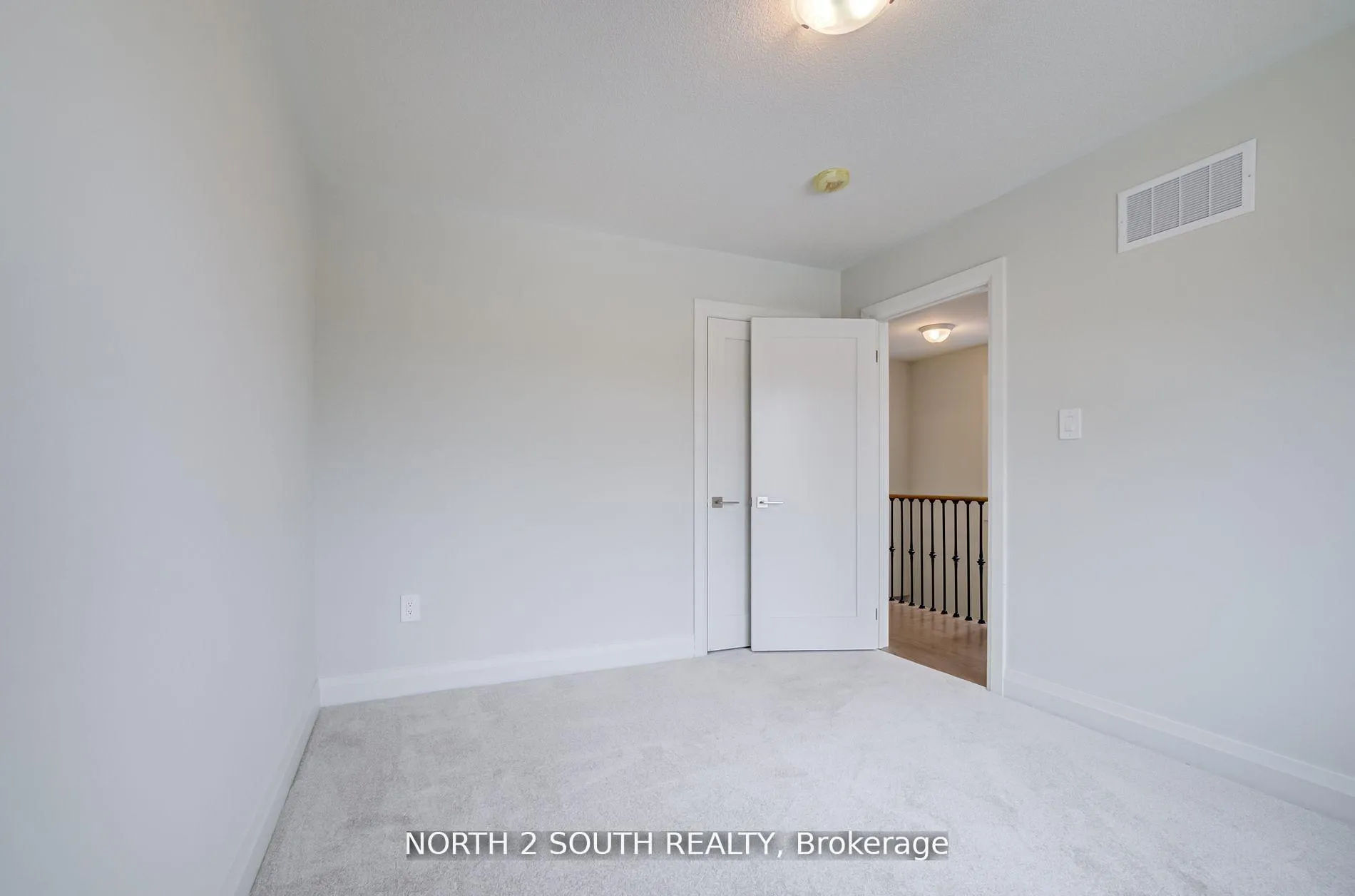Photo 23 of 43 Virro Court, Vaughan, West Woodbridge — HOMEH