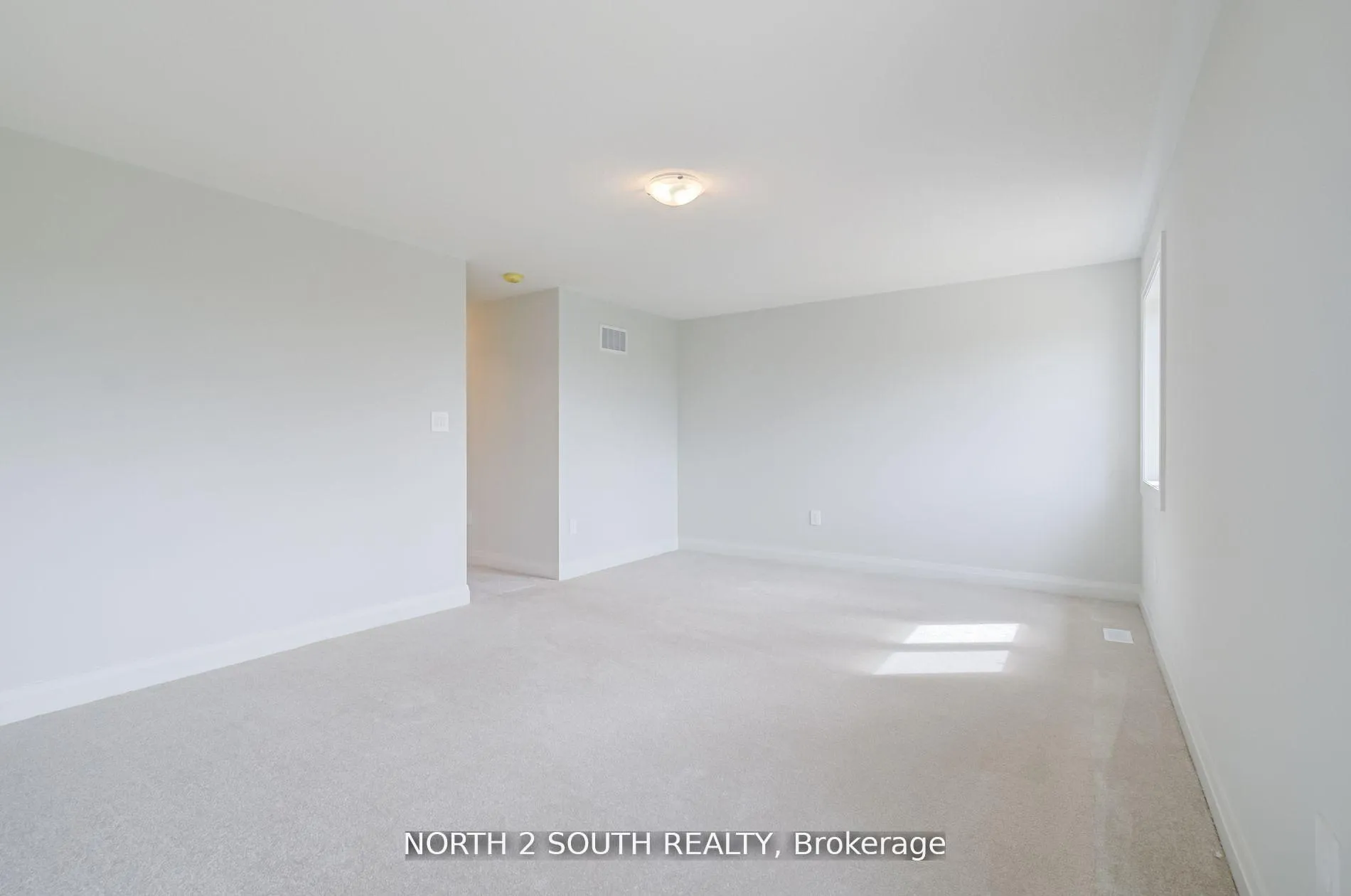 Photo 28 of 43 Virro Court, Vaughan, West Woodbridge — HOMEH