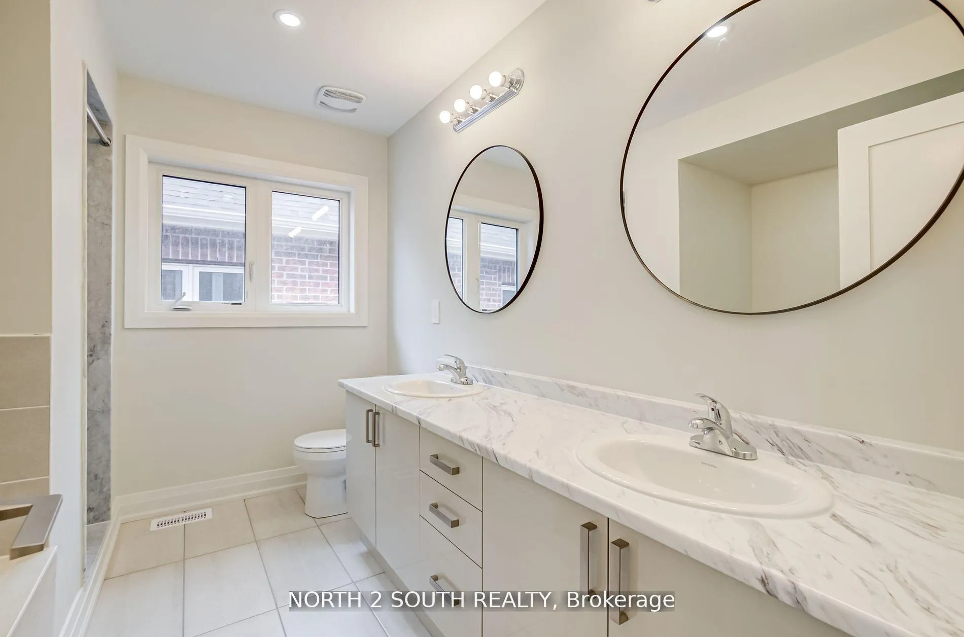 Photo 31 of 43 Virro Court, Vaughan, West Woodbridge — HOMEH