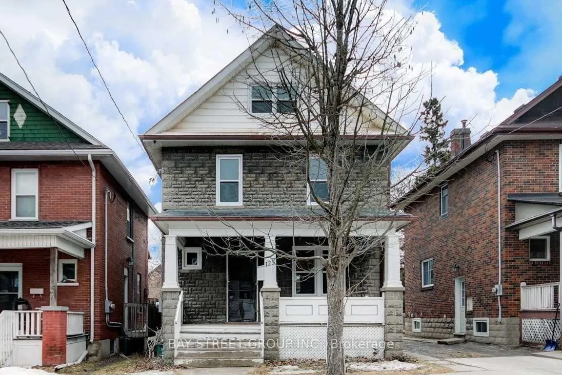 Photo 1 of Unit upper, 125 Agnes Street, Oshawa, O'Neill — HOMEH