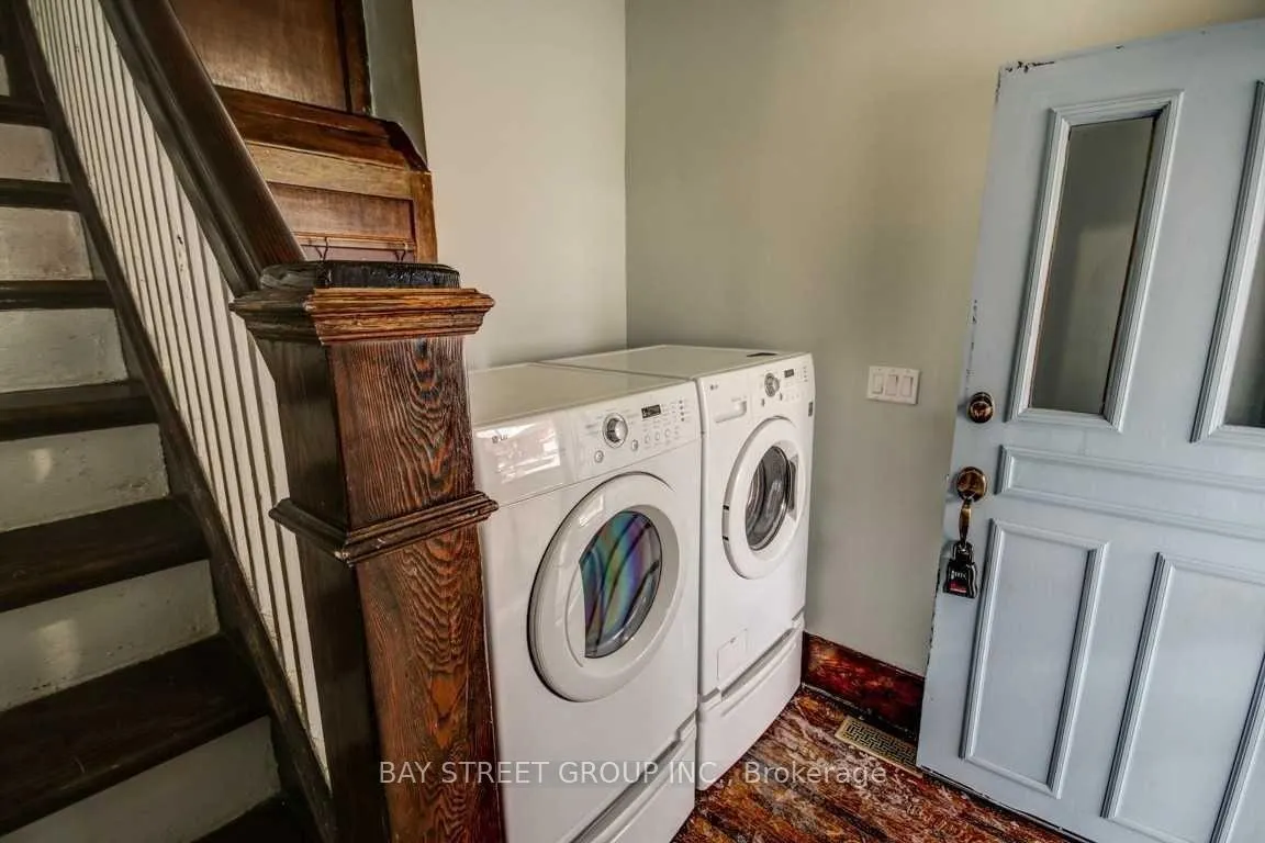 Photo 2 of Unit upper, 125 Agnes Street, Oshawa, O'Neill — HOMEH
