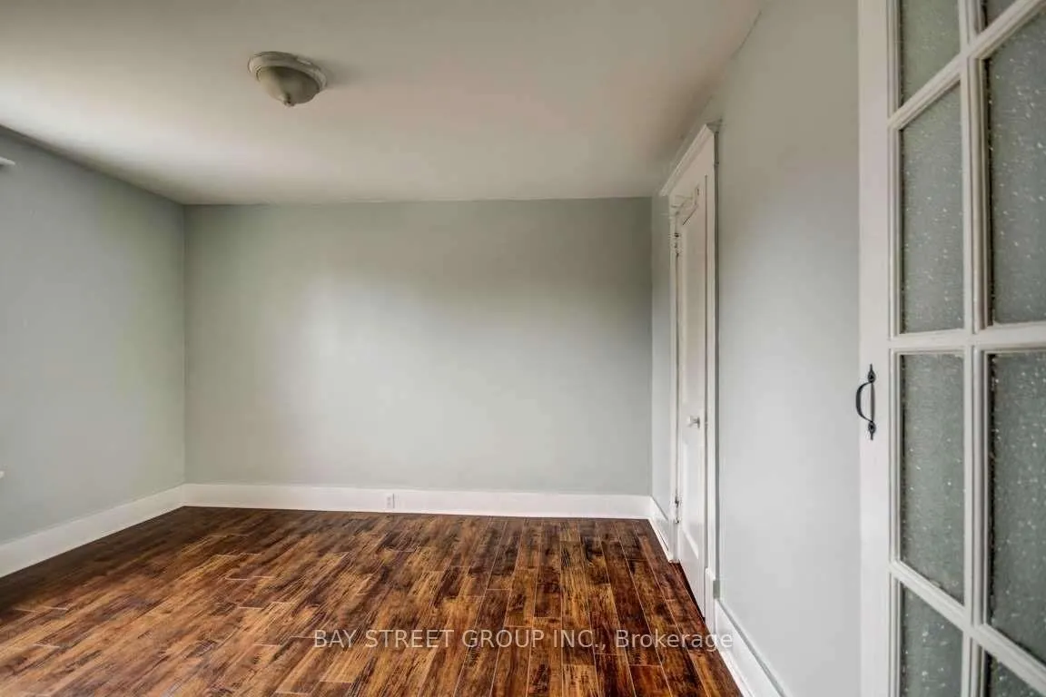 Photo 5 of Unit upper, 125 Agnes Street, Oshawa, O'Neill — HOMEH