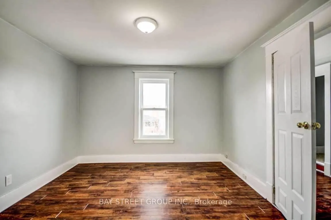 Photo 7 of Unit upper, 125 Agnes Street, Oshawa, O'Neill — HOMEH