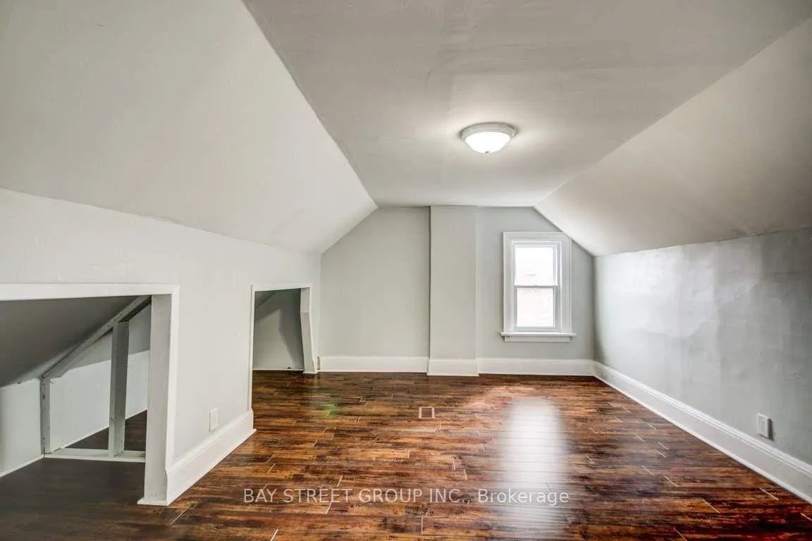 Photo 8 of Unit upper, 125 Agnes Street, Oshawa, O'Neill — HOMEH