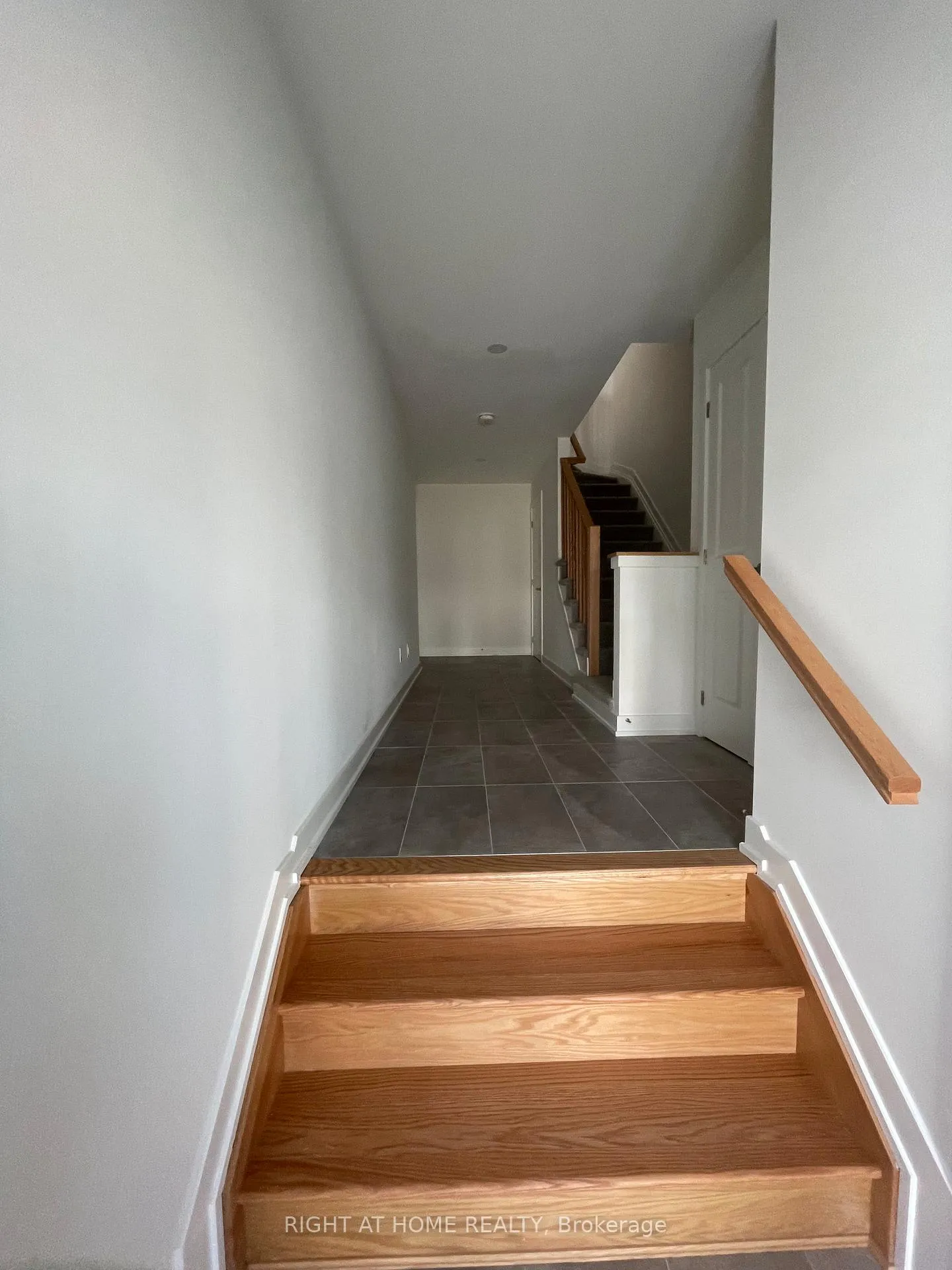 Photo 2 of 54 Arinto Place, Ottawa, Kanata - Emerald Meadows/Trailwest — HOMEH
