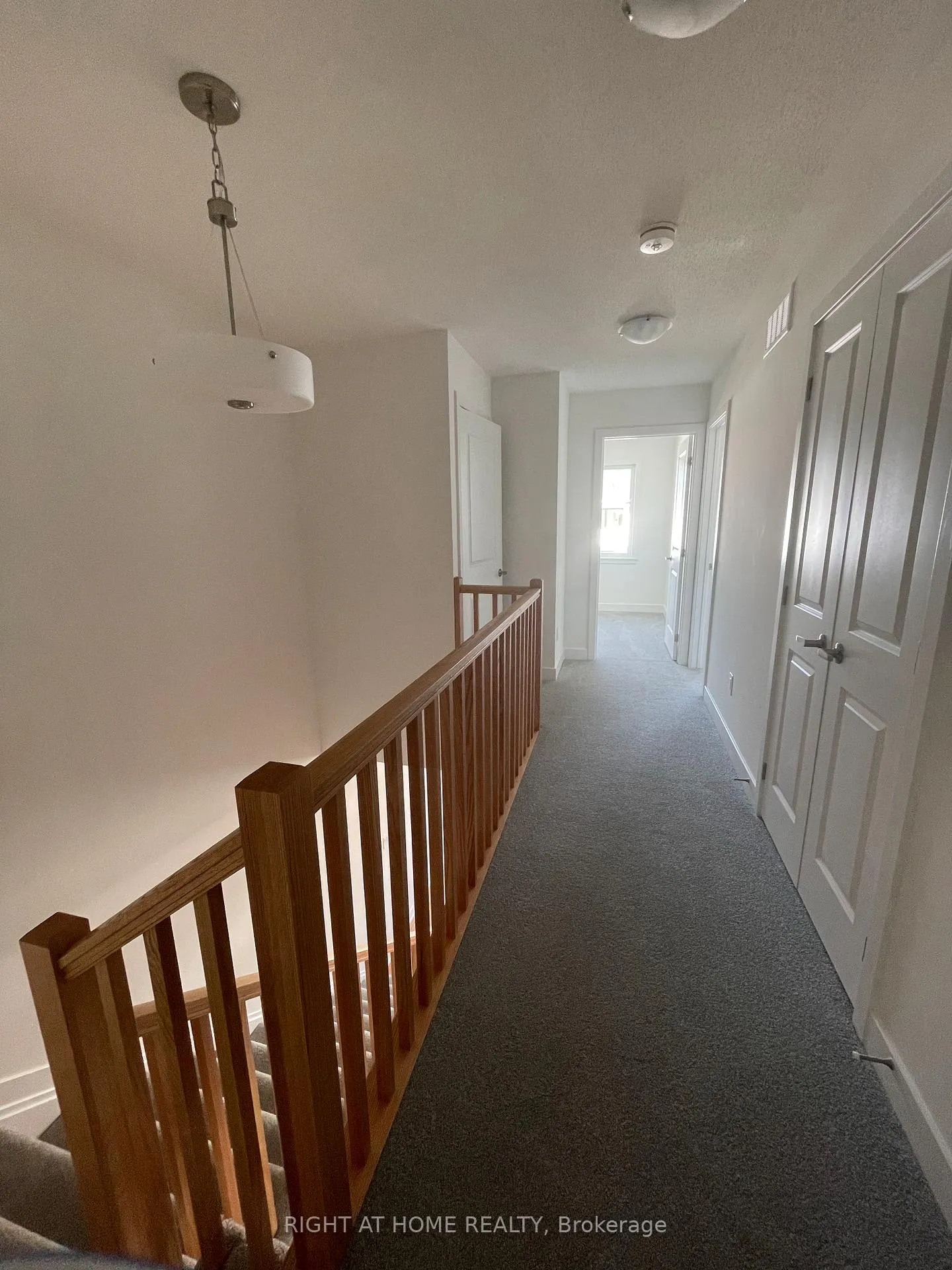 Photo 13 of 54 Arinto Place, Ottawa, Kanata - Emerald Meadows/Trailwest — HOMEH