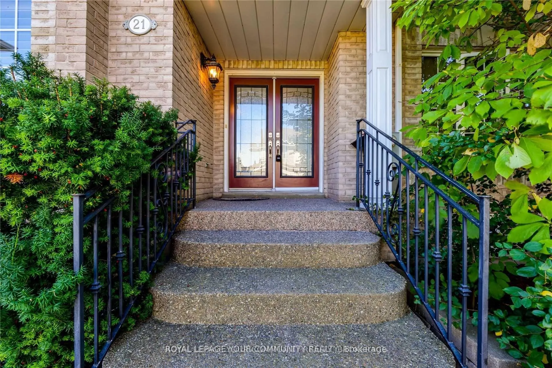 Photo 2 of 21 Elderbrook Crescent, Vaughan, Patterson — HOMEH