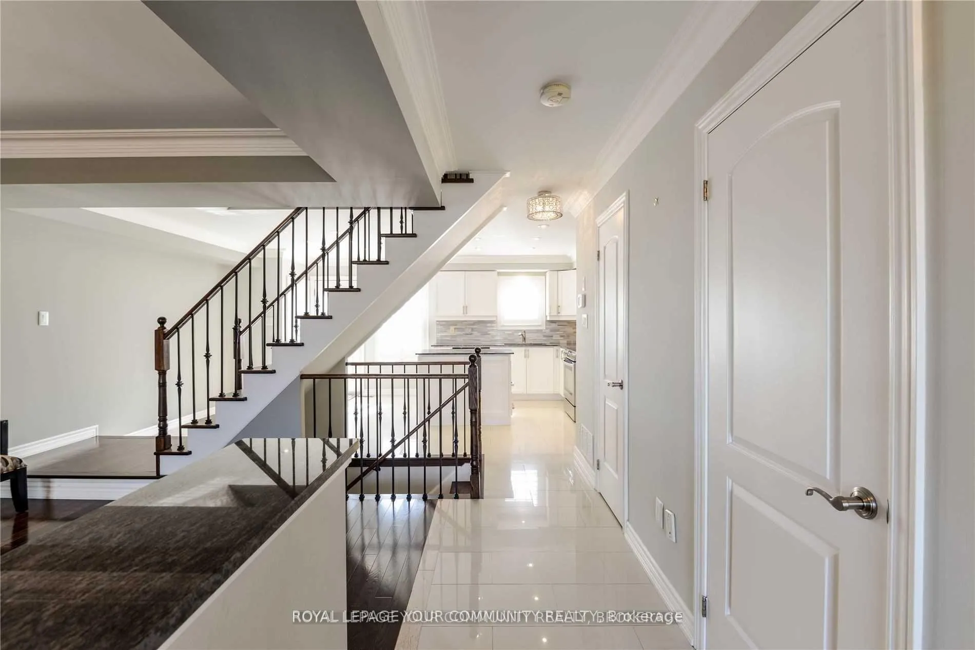 Photo 5 of 21 Elderbrook Crescent, Vaughan, Patterson — HOMEH