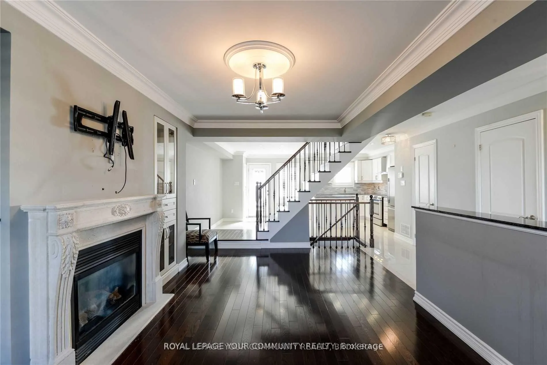 Photo 8 of 21 Elderbrook Crescent, Vaughan, Patterson — HOMEH