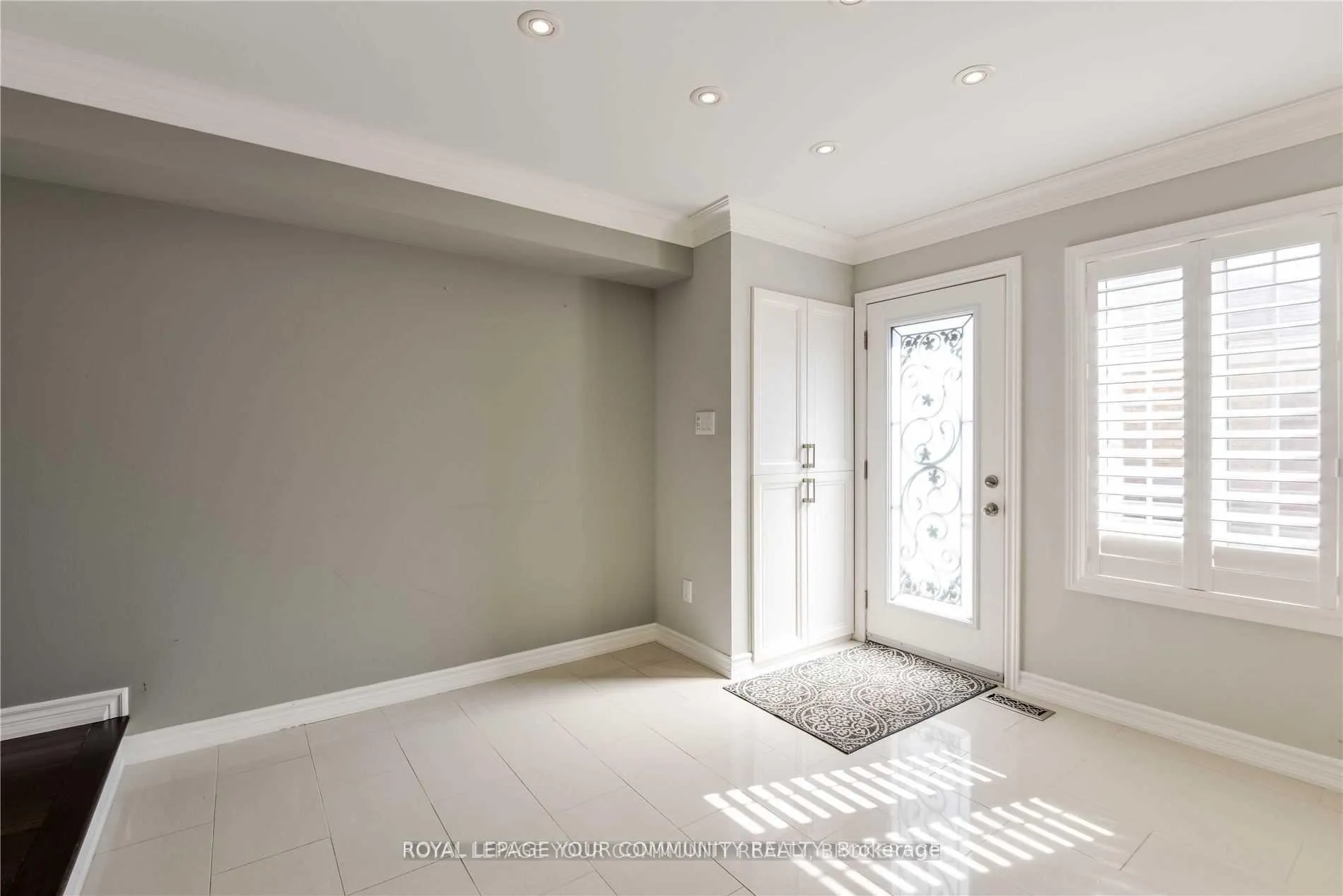 Photo 13 of 21 Elderbrook Crescent, Vaughan, Patterson — HOMEH