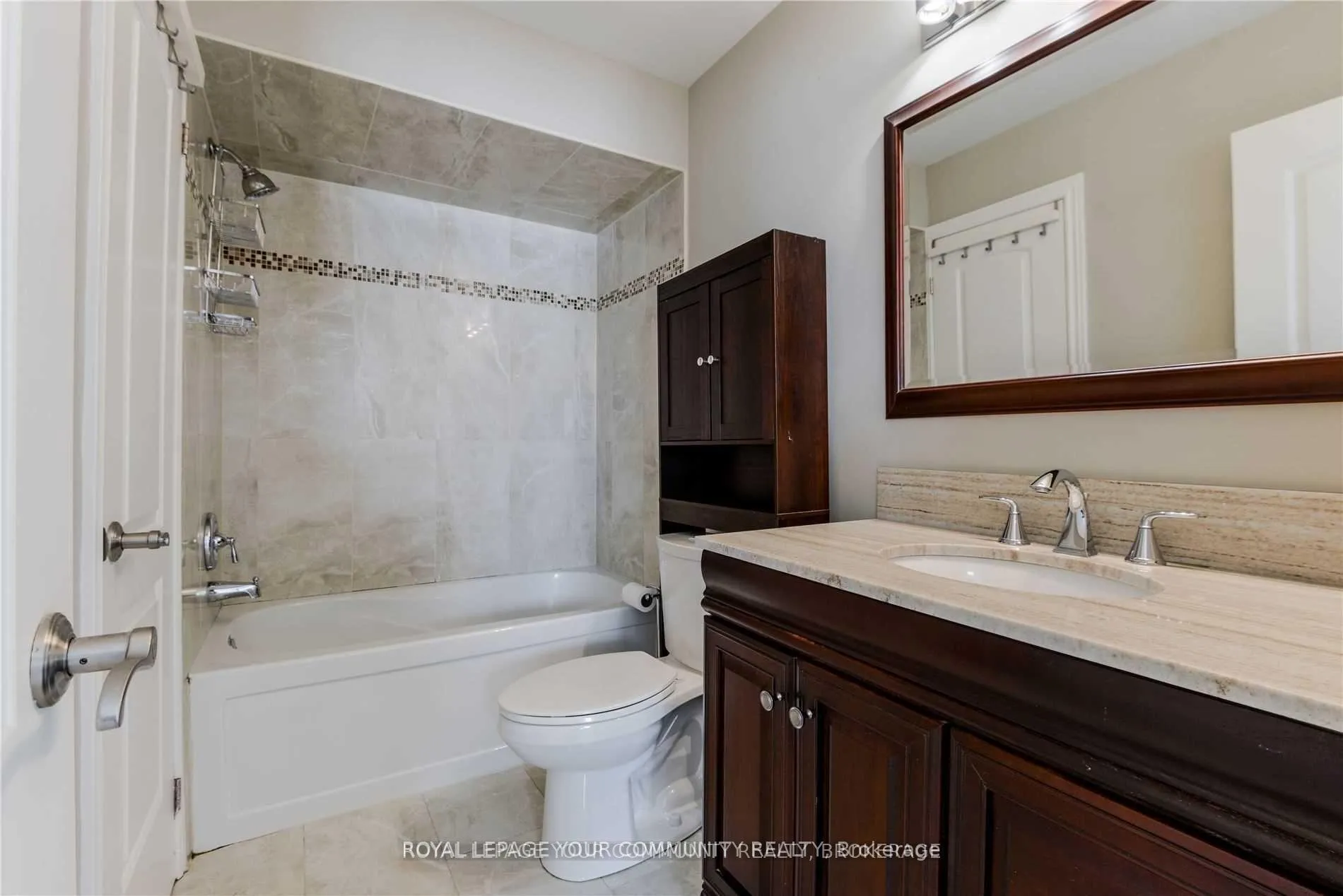 Photo 17 of 21 Elderbrook Crescent, Vaughan, Patterson — HOMEH