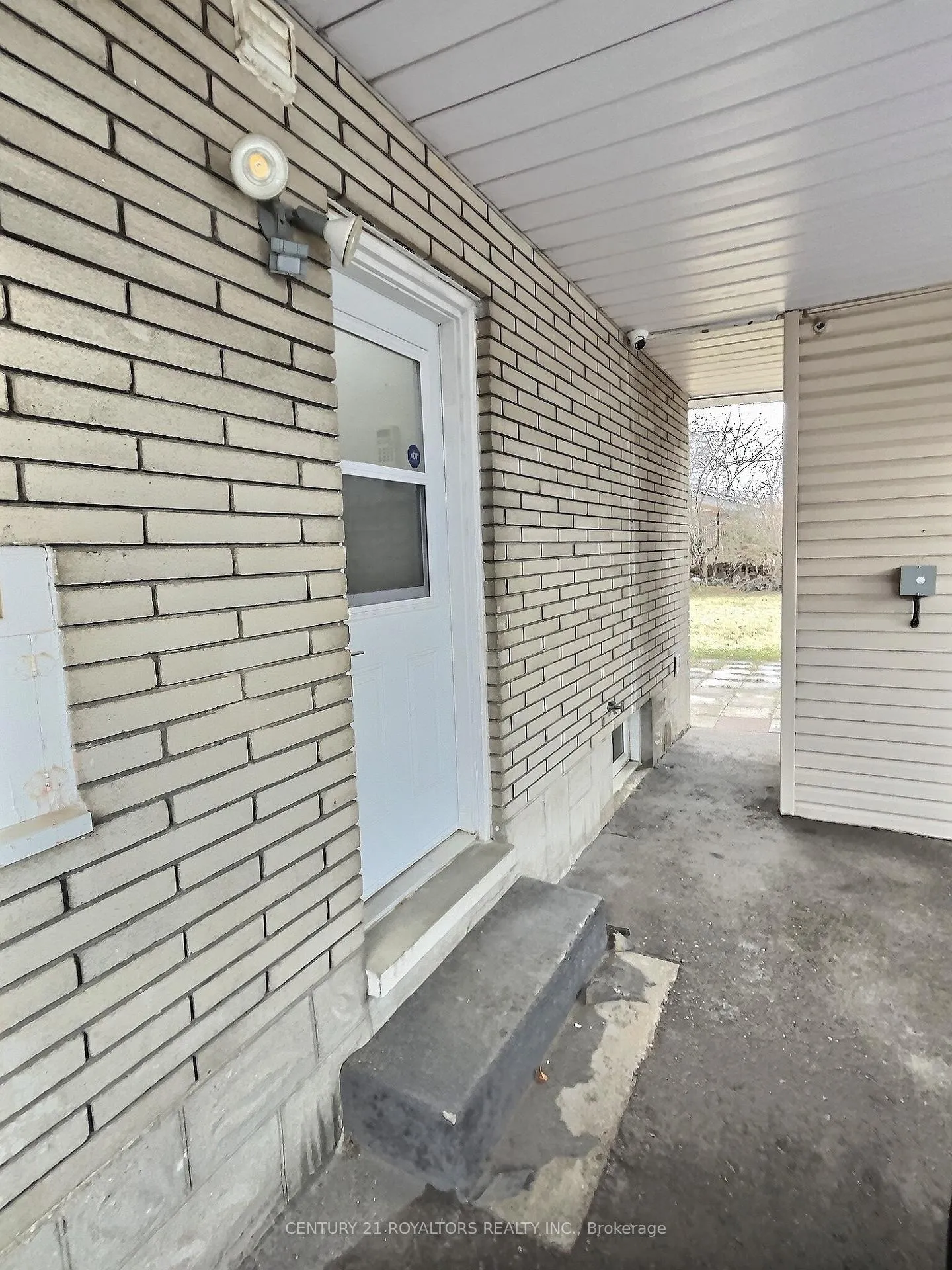 Photo 2 of Unit Bsmt, 125 Woodhaven Road, Kitchener — HOMEH